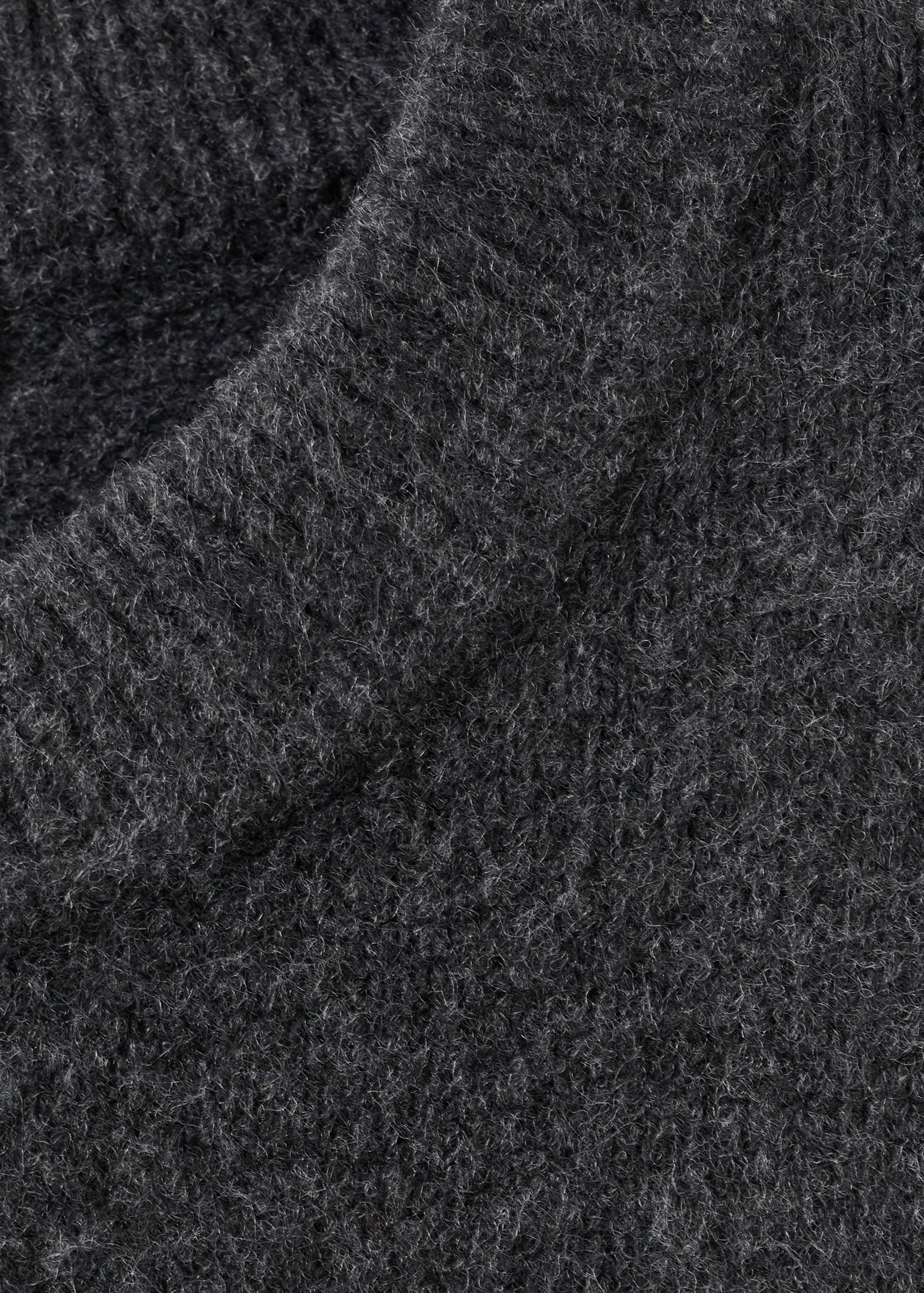 Medium-knit sweater - Details of the article 8