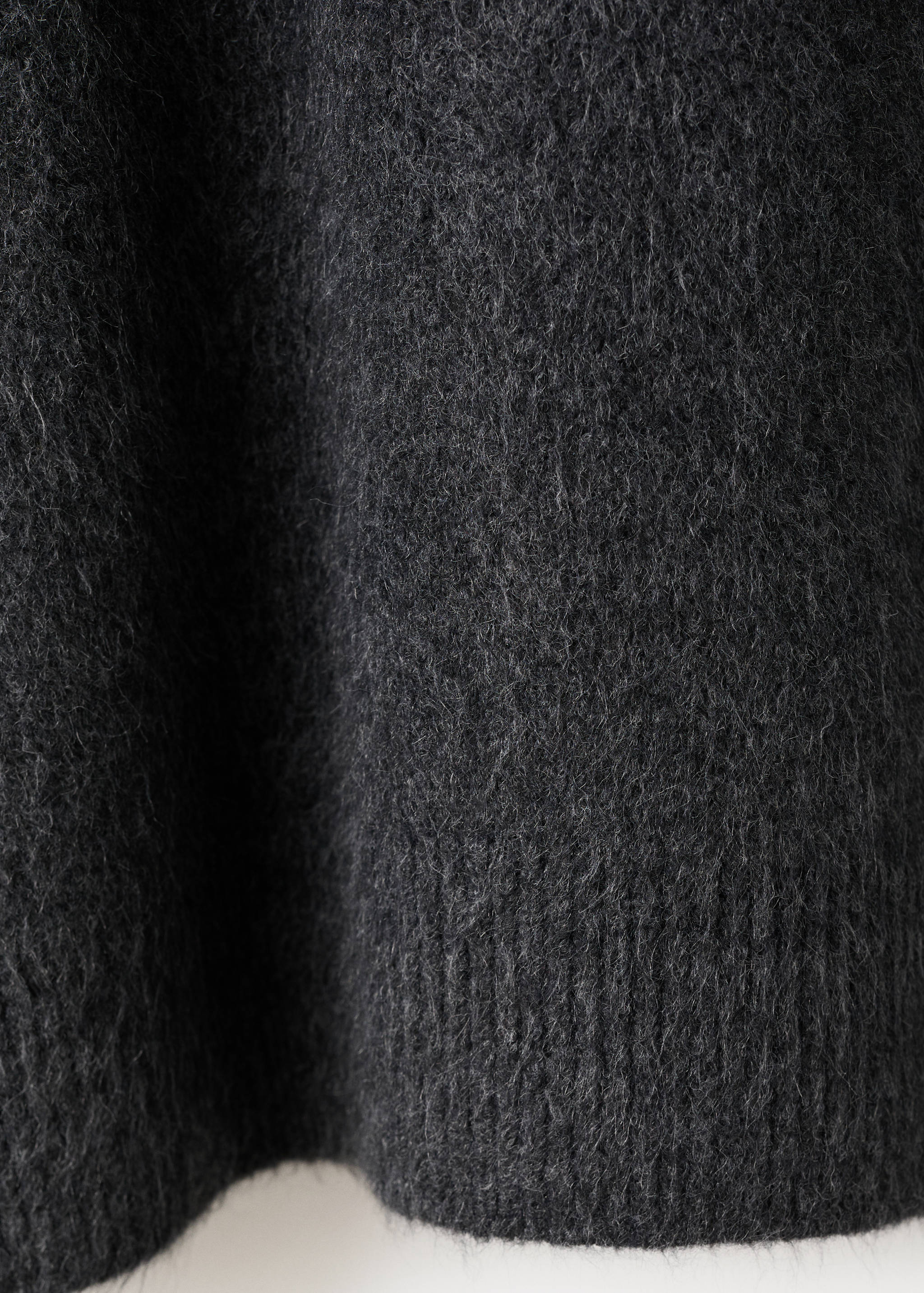 Medium-knit sweater - Details of the article 0