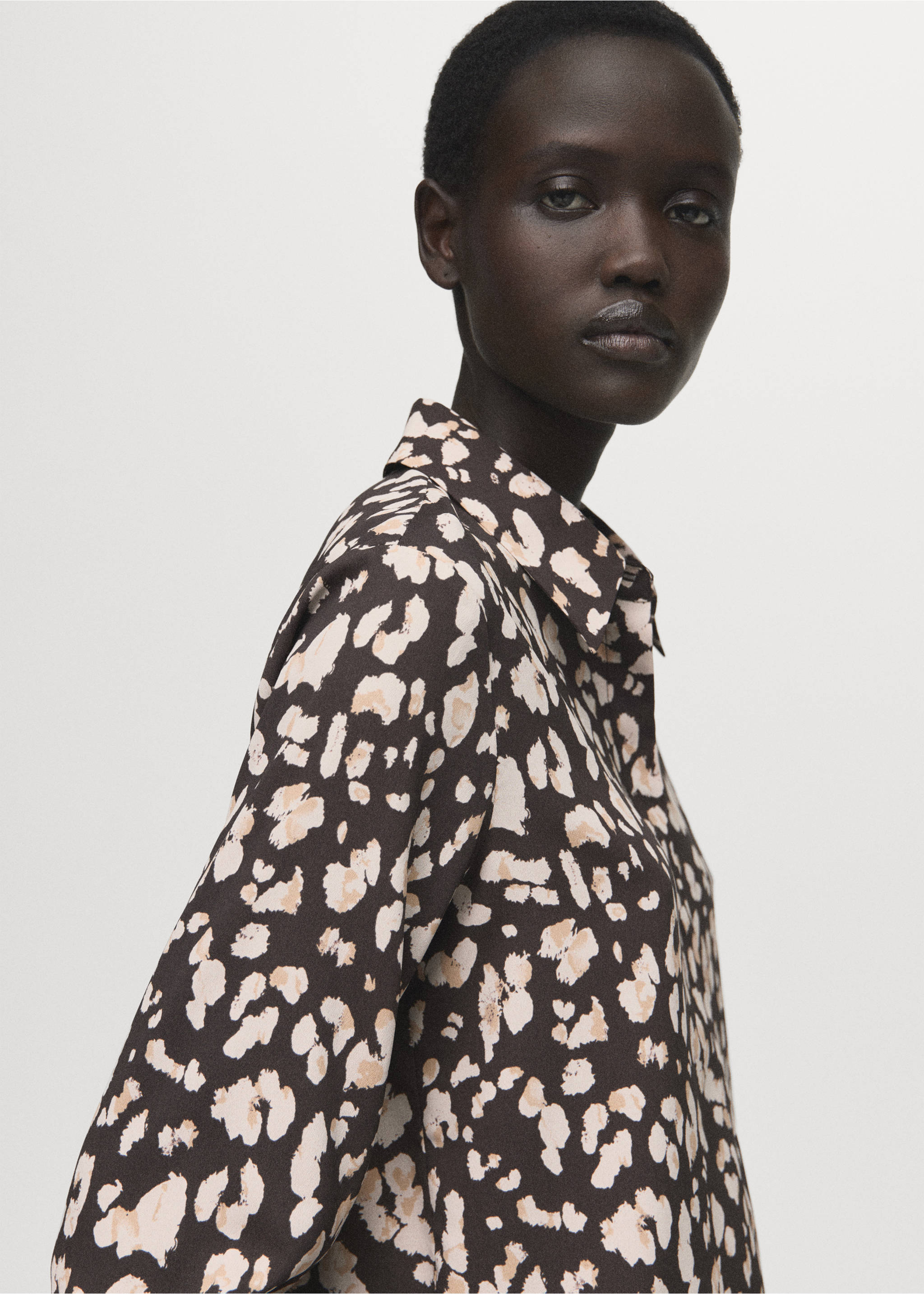 Printed straight shirt - Medium plane, Brown. Ref: 27051236-00.