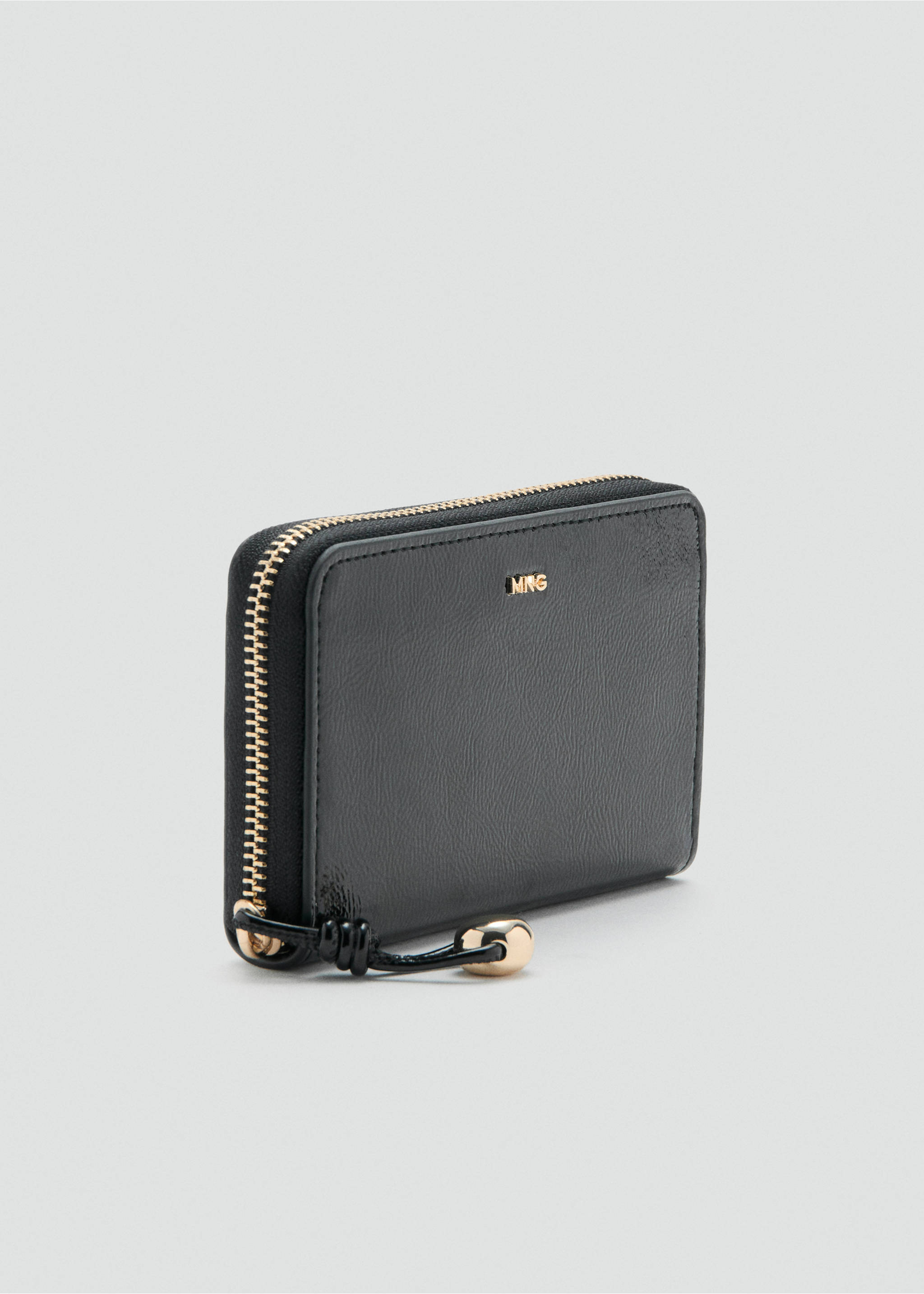 Medium wallet with mini-bead embellishment - Medium plane, Black. Ref: 27051237-00.