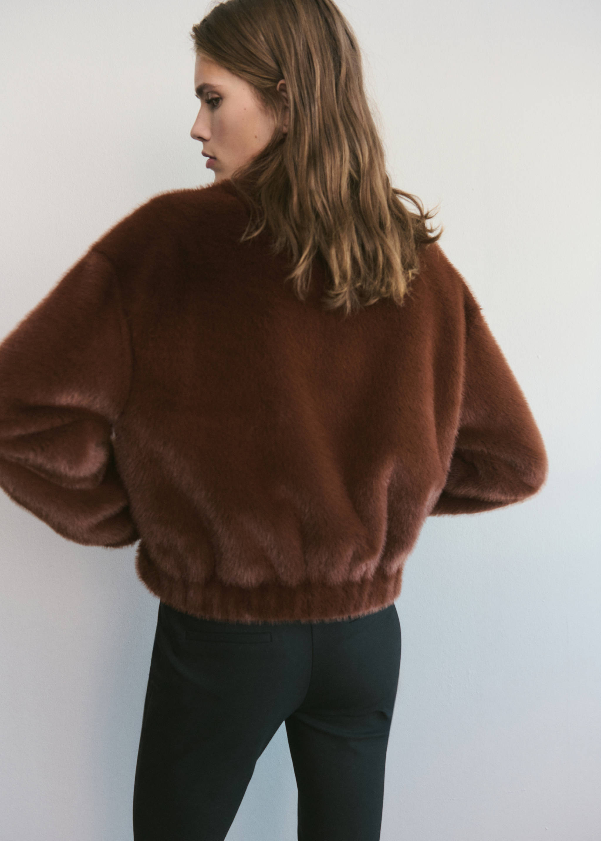Faux-fur jacket with pockets - Reverse of the article