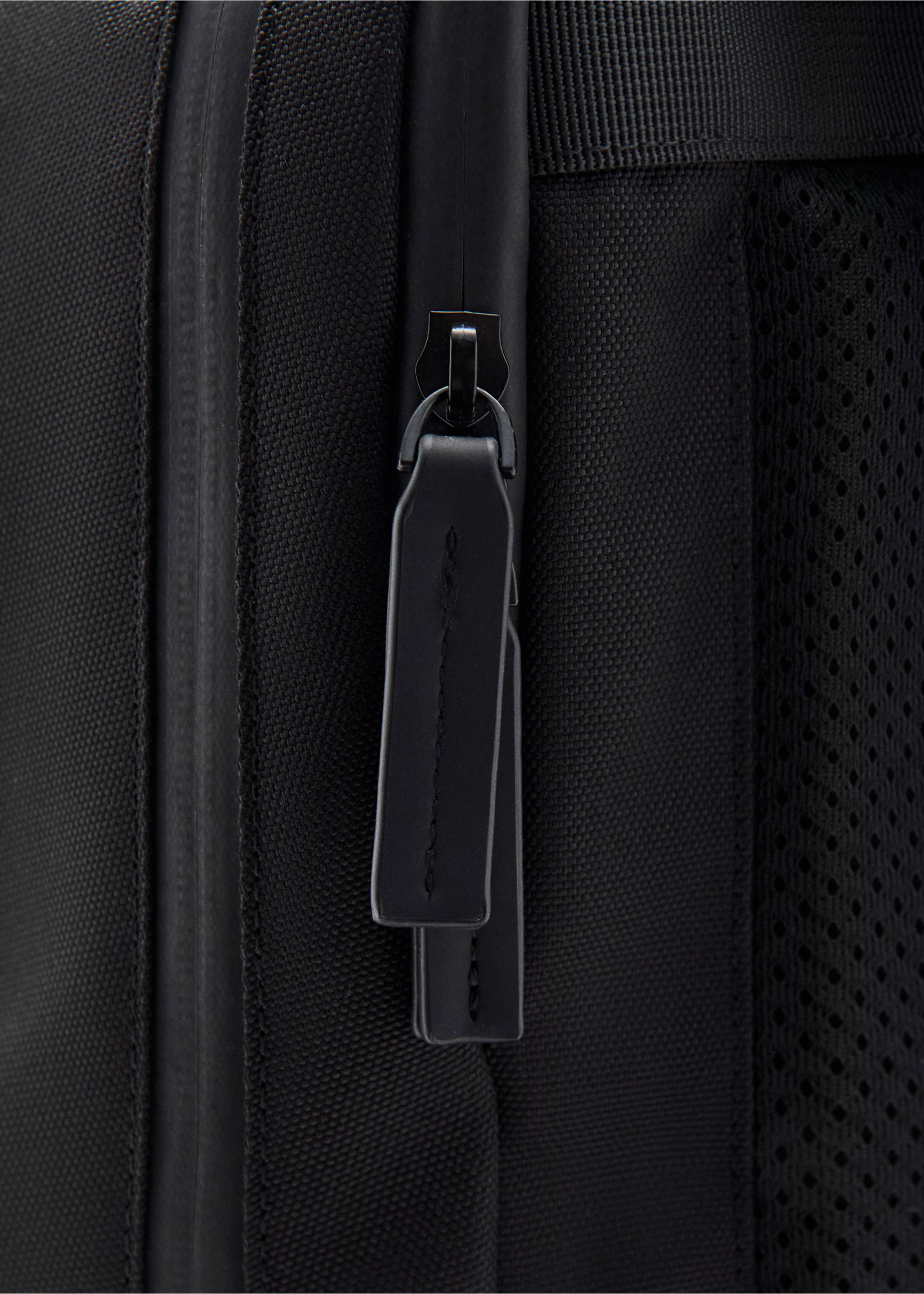 Mochila multifuncional bolsillos - Detalle del artículo 3, Negro. Ref: 27051244-00.