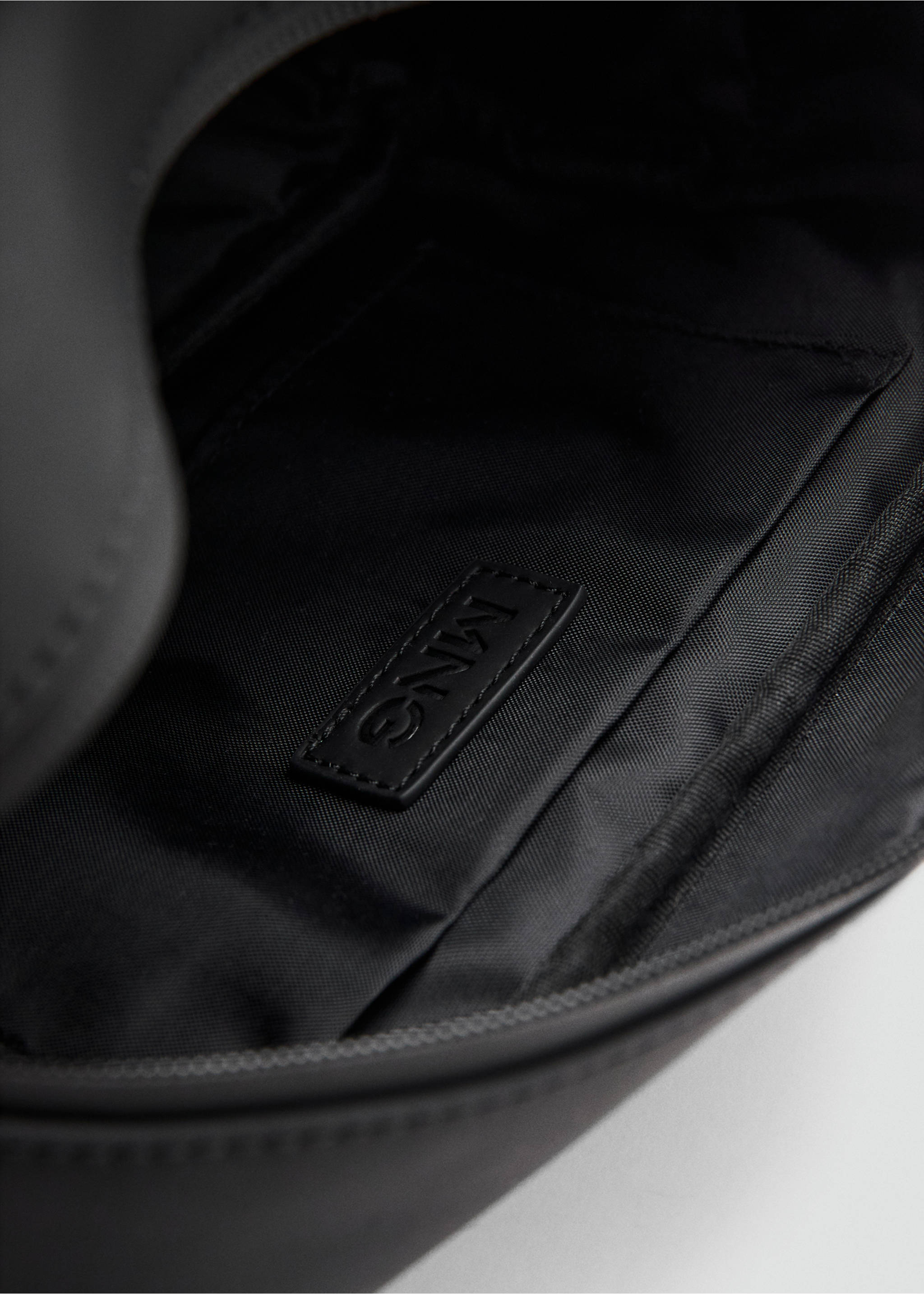 Neceser abatanado cremallera - Detalle del artículo 2, Negro. Ref: 27051246-00.