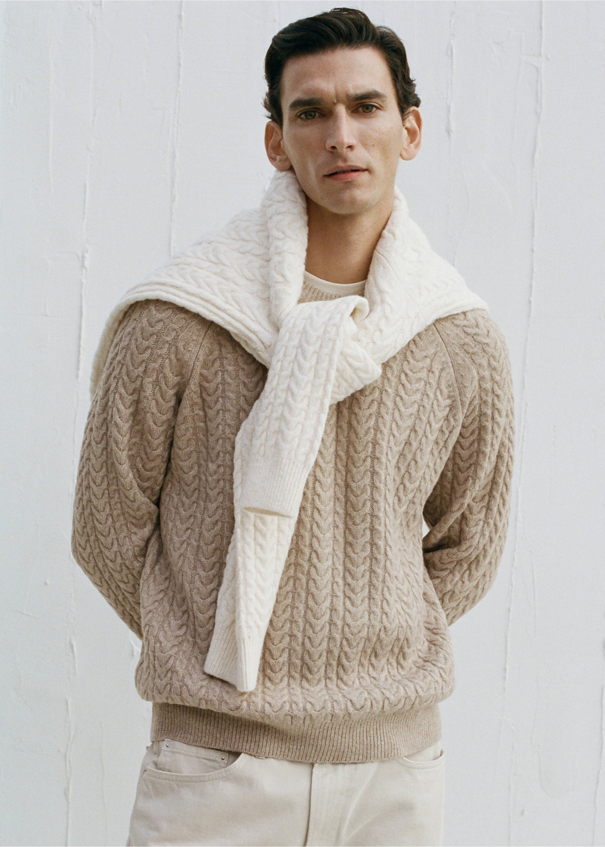 Jersey punto trenzado - Detalle del artículo 5, Marrón medio. Ref: 27051249-00.