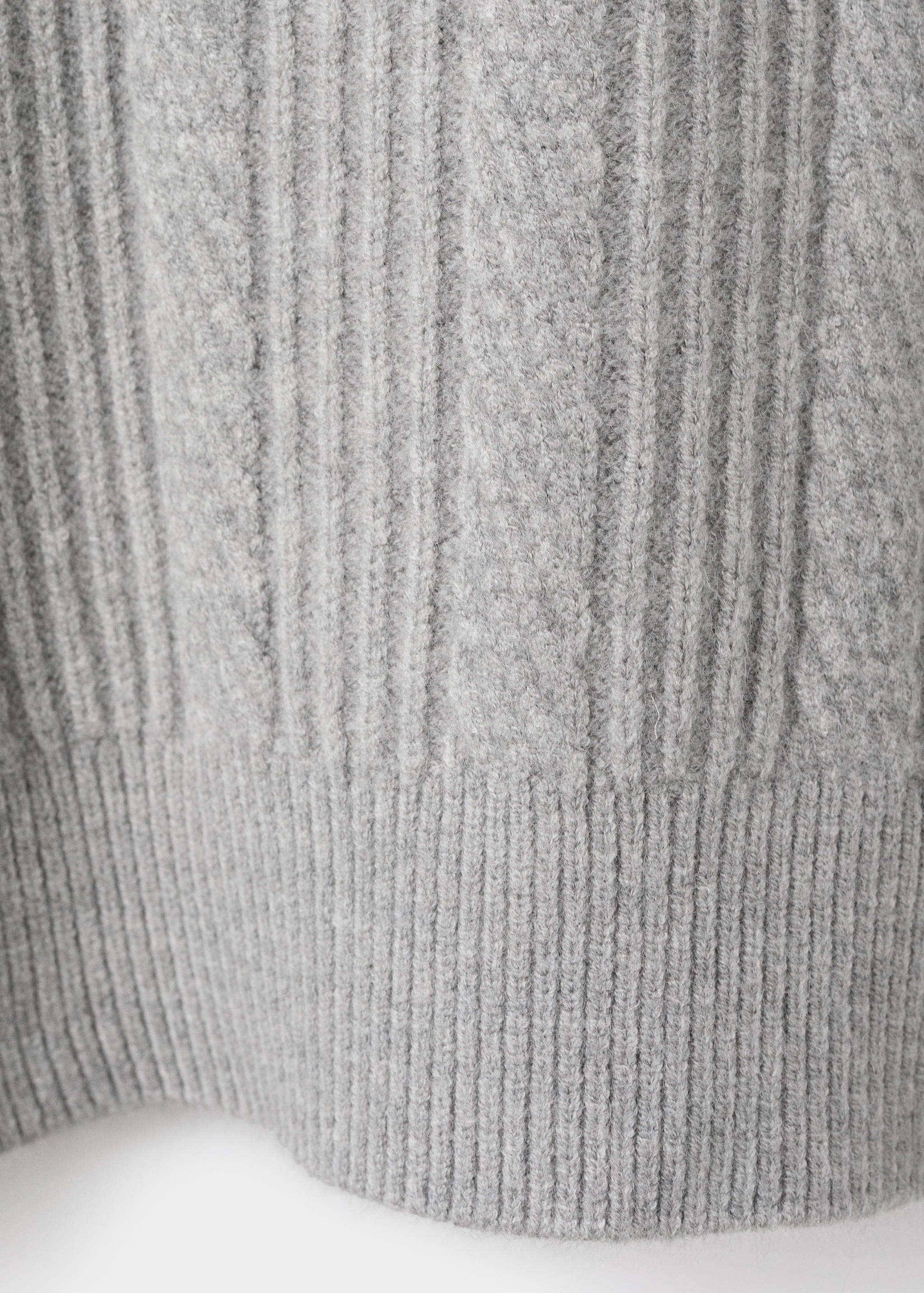 Structured turtleneck sweater - Details of the article 0