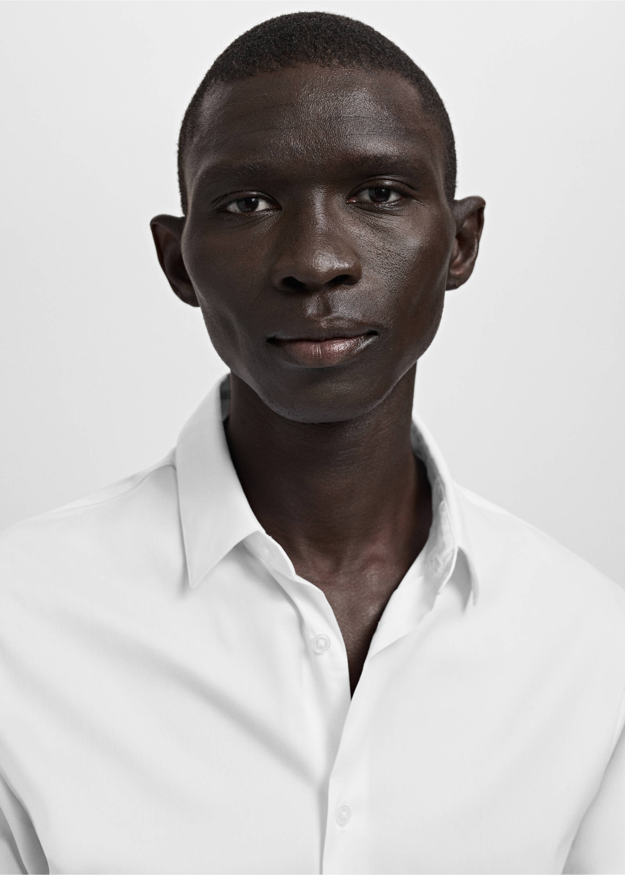 Костюмная рубашка суперприталенного кроя из смеси хлопка - Деталь изделия 1, Белый. Ref: 27051252-00.