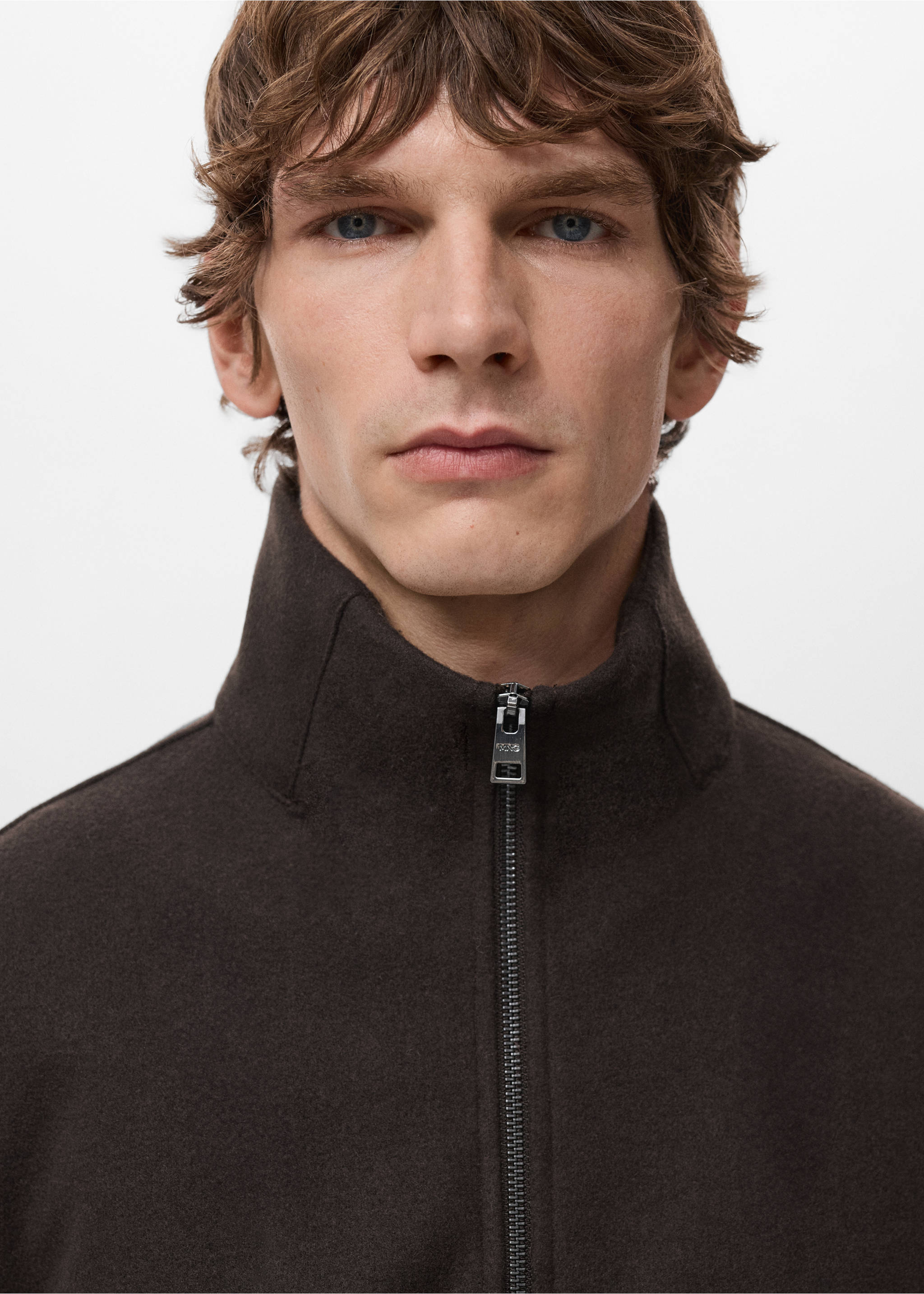 Zip-up cloth jacket - Details of the article 1, Chocolate. Ref: 27051258-00.