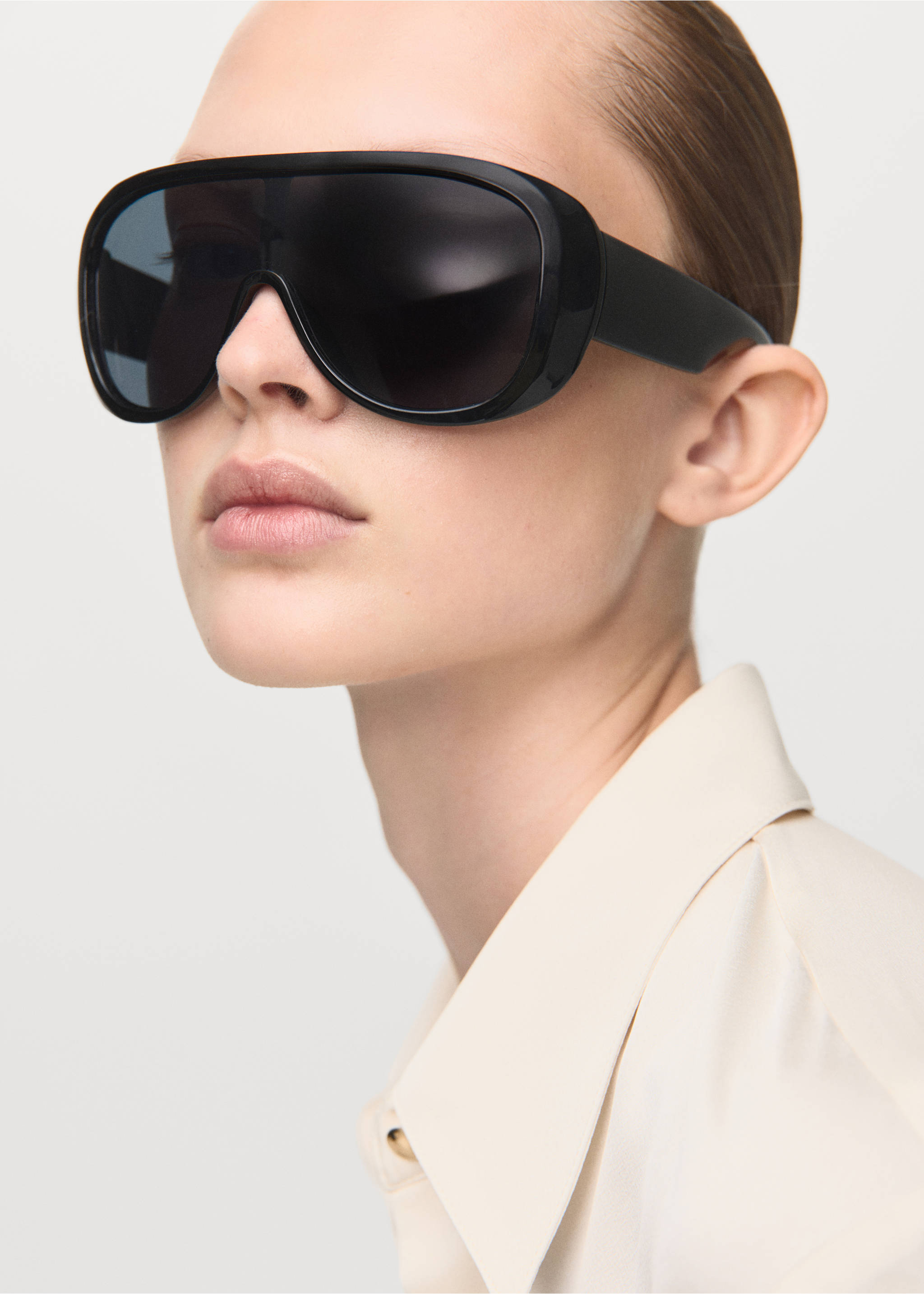 Camisa fluida satinada - Detalle del artículo 1, Crudo. Ref: 27051274-00.