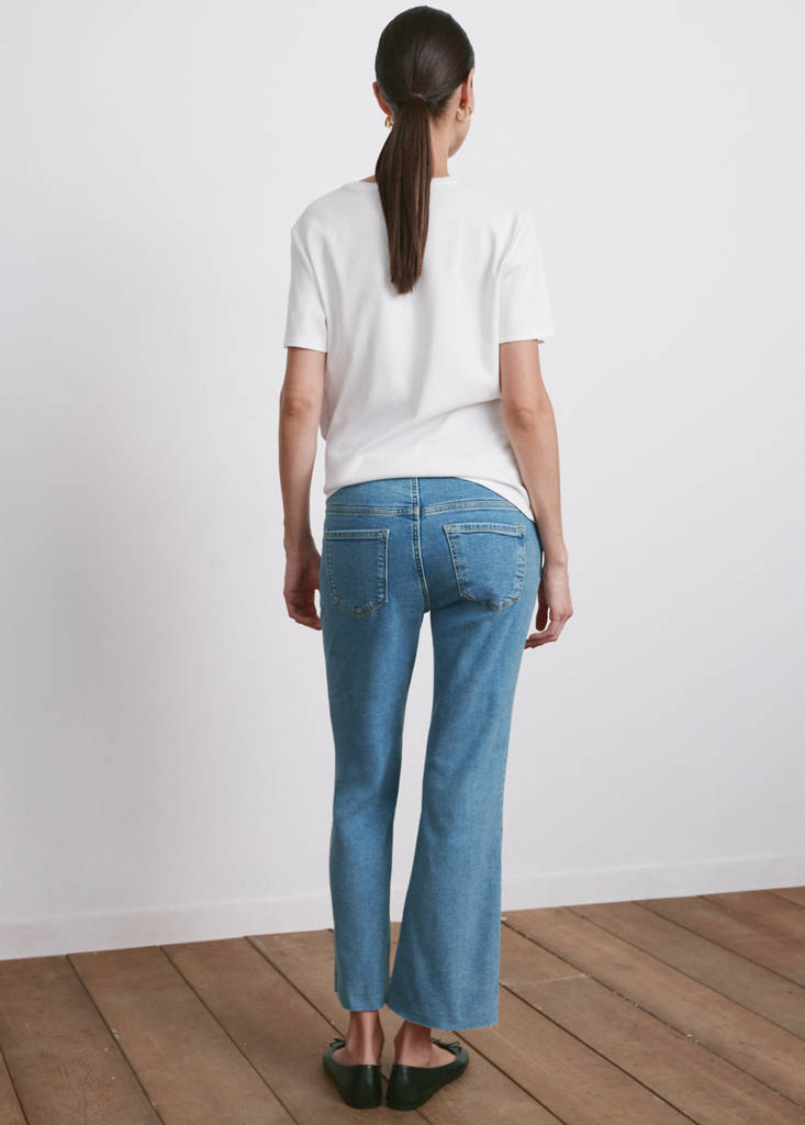Maternity flared cropped jeans — Medium Blue