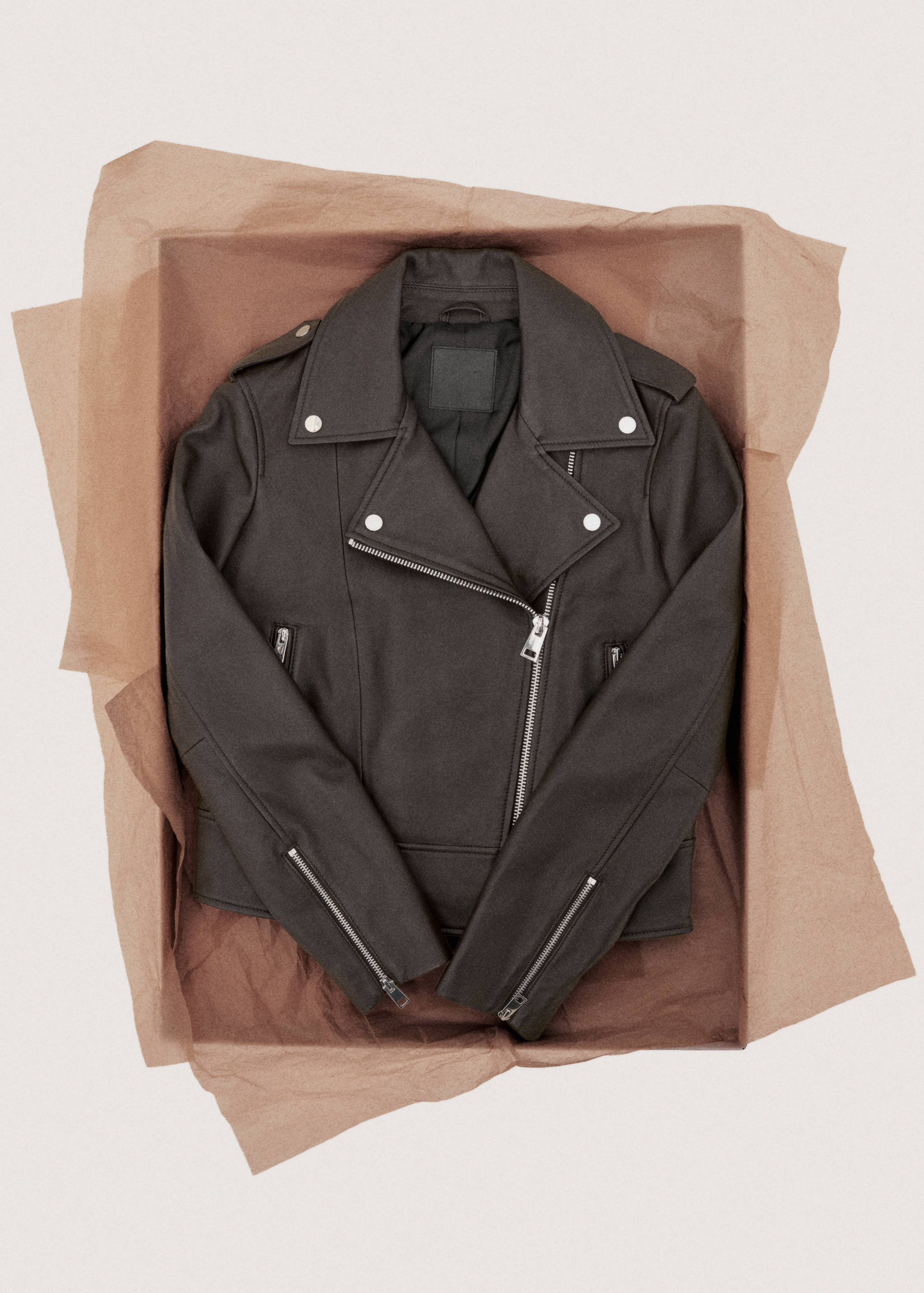 Leather biker jacket - Details of the article 7