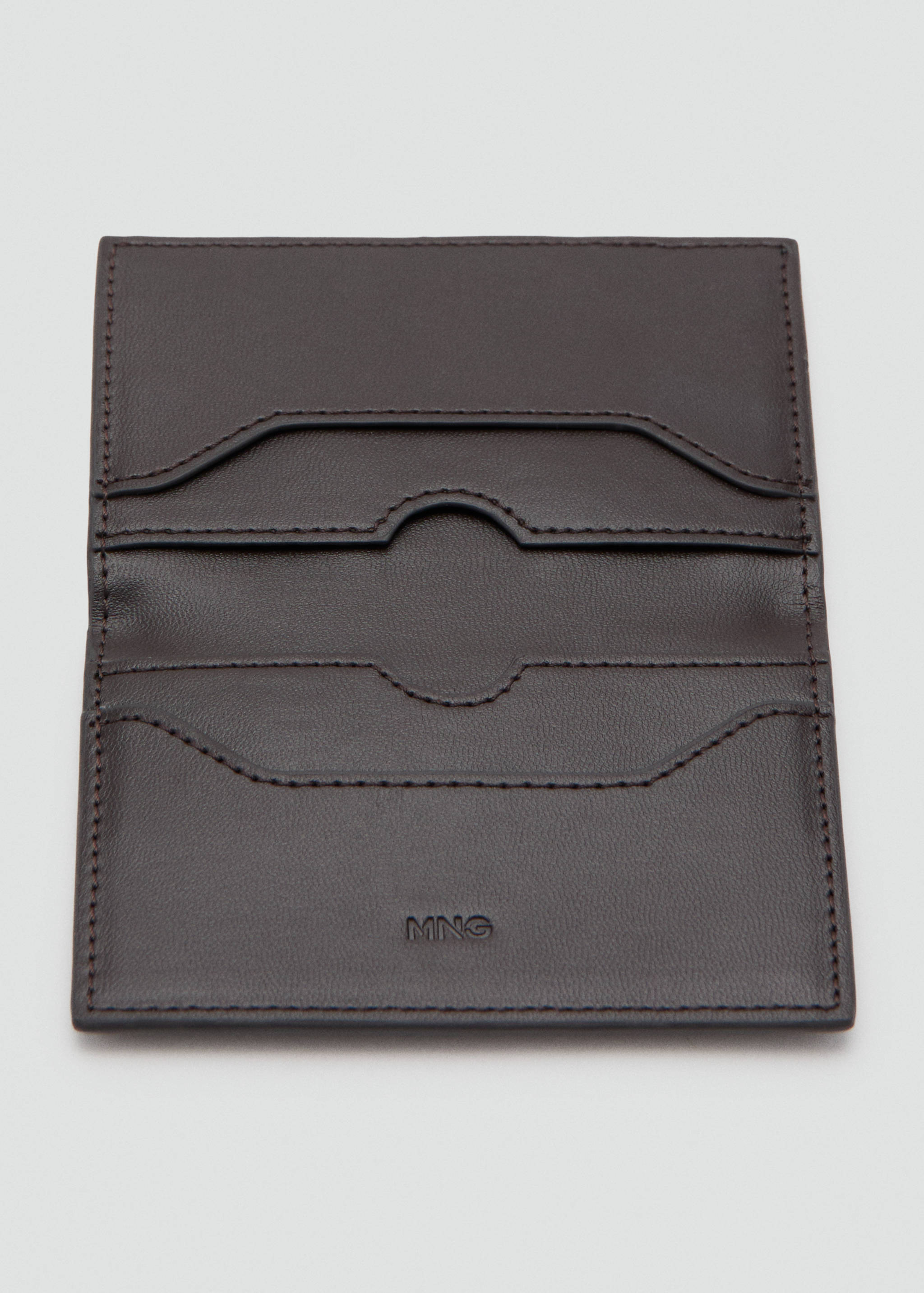 Замшевый картхолдер с декоративными заклепками - Деталь изделия 1