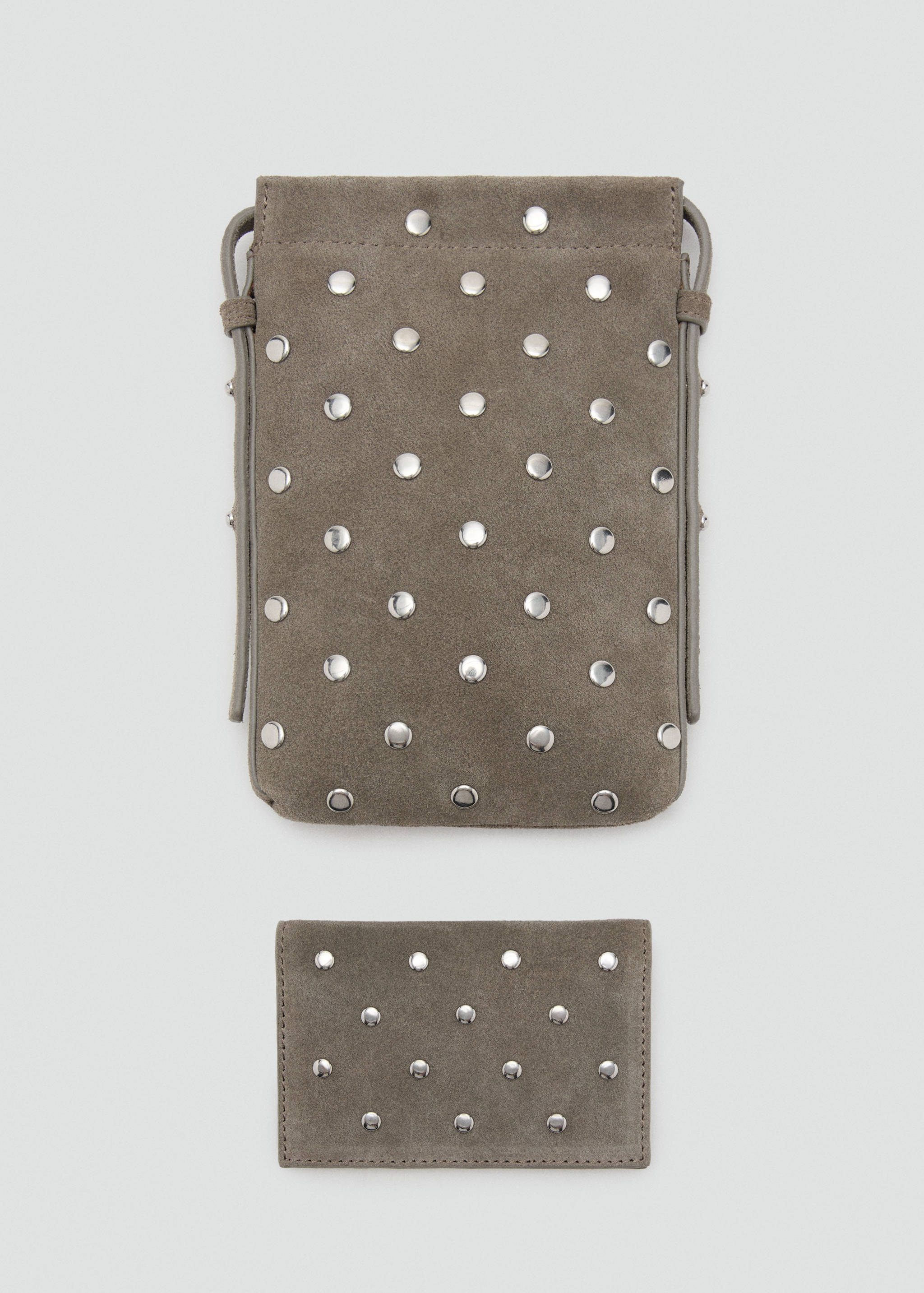 Замшевый картхолдер с декоративными заклепками - Деталь изделия 2