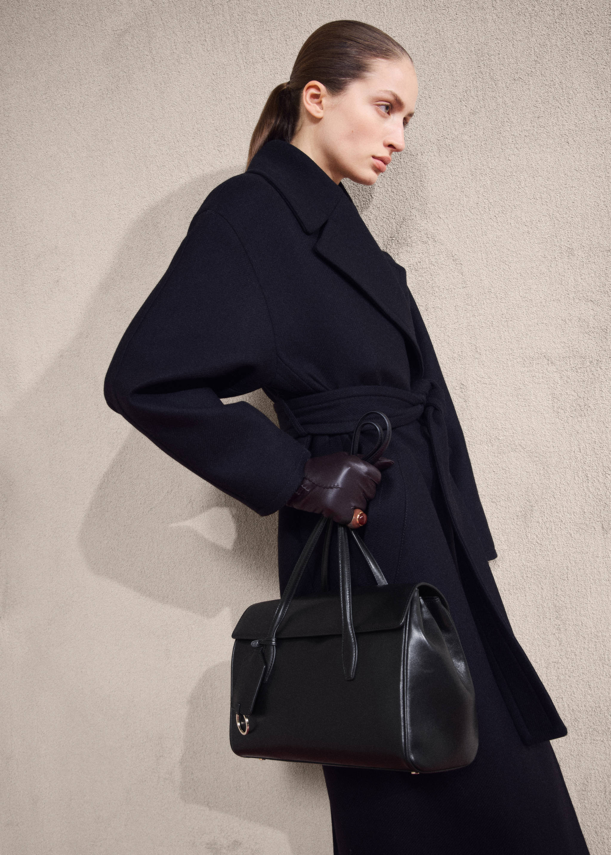 Leather shoulder bag with charms - Details of the article 9