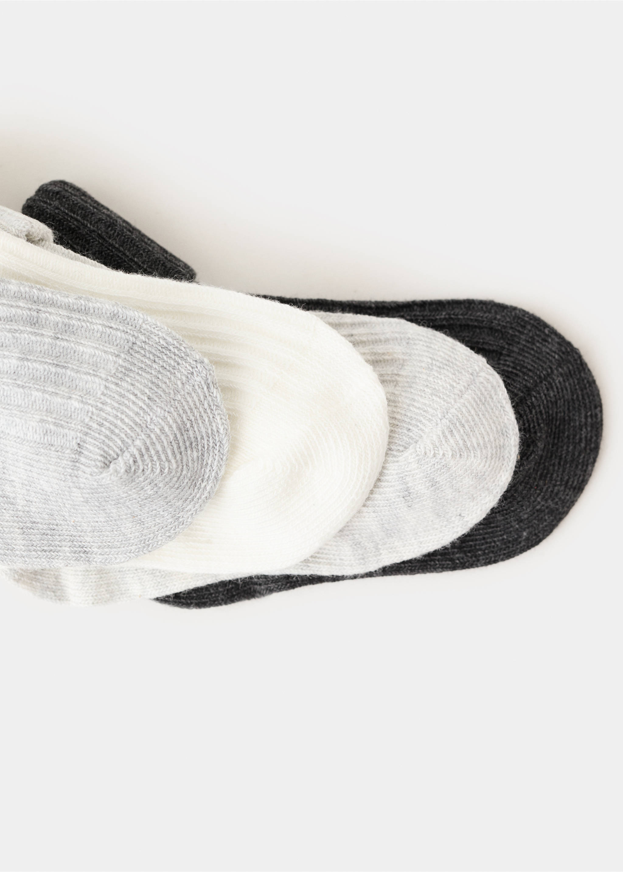 Pack 4 calcetines canalé - Detalle del artículo 8, Gris. Ref: 27051309-00.