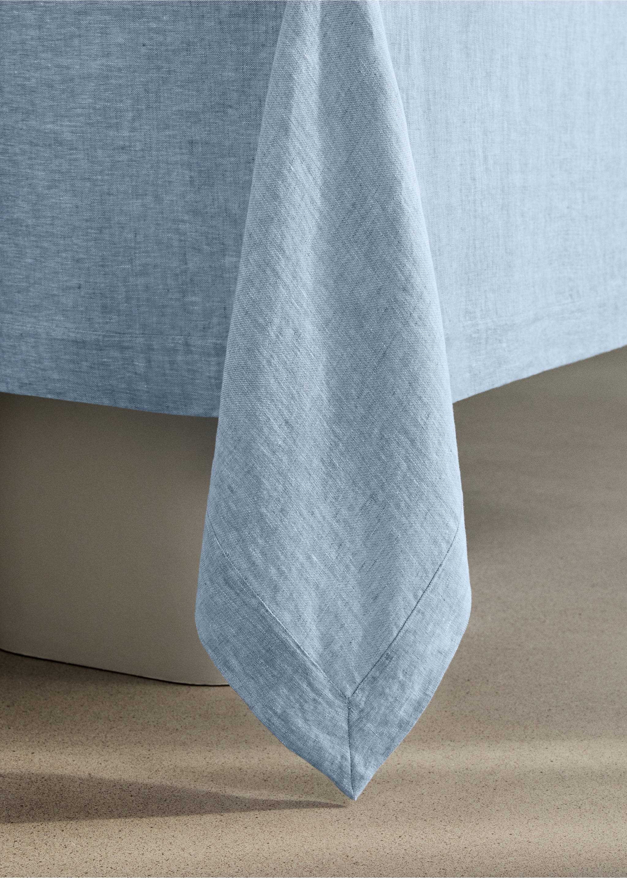 Tischdecke aus 100 % Leinen mit Melange-Effekt für 6 bis 8 Personen - Detail des Artikels 8, Blau. Ref: 27051310-00.