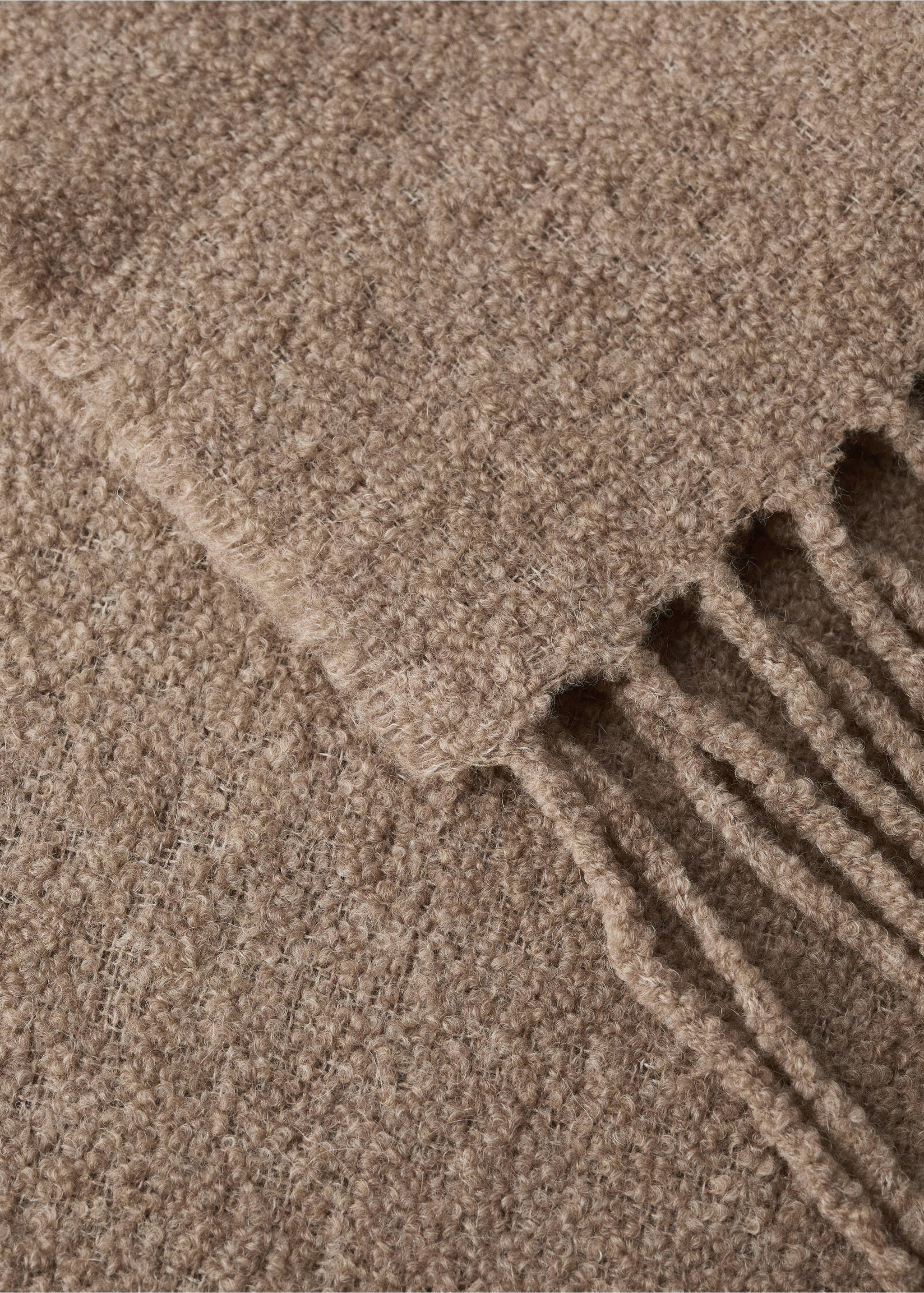 Bouclé wool throw with tassels - Details of the article 2, Light/Pastel Brown. Ref: 27051315-00.