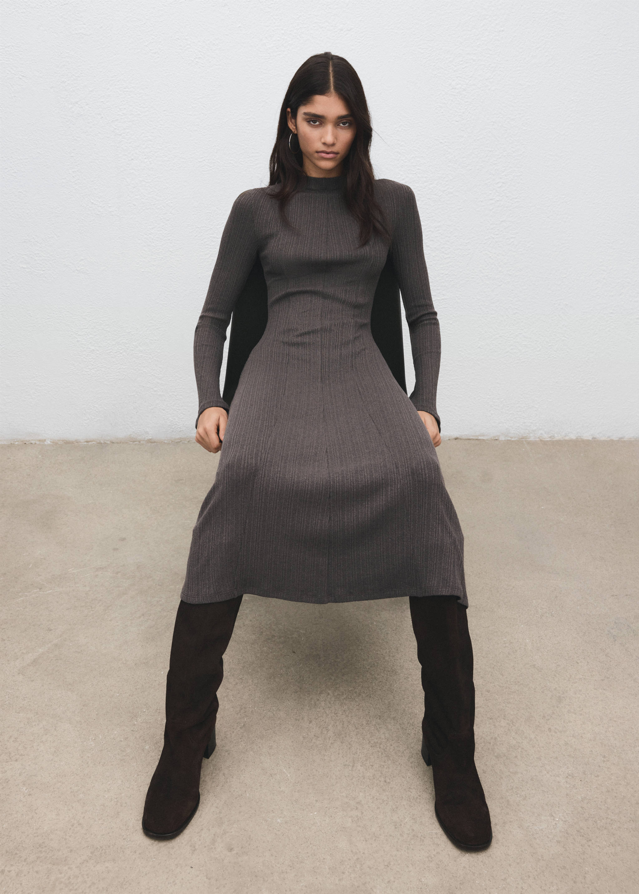 Robe en maille manches évasées - Détail de l'article 2