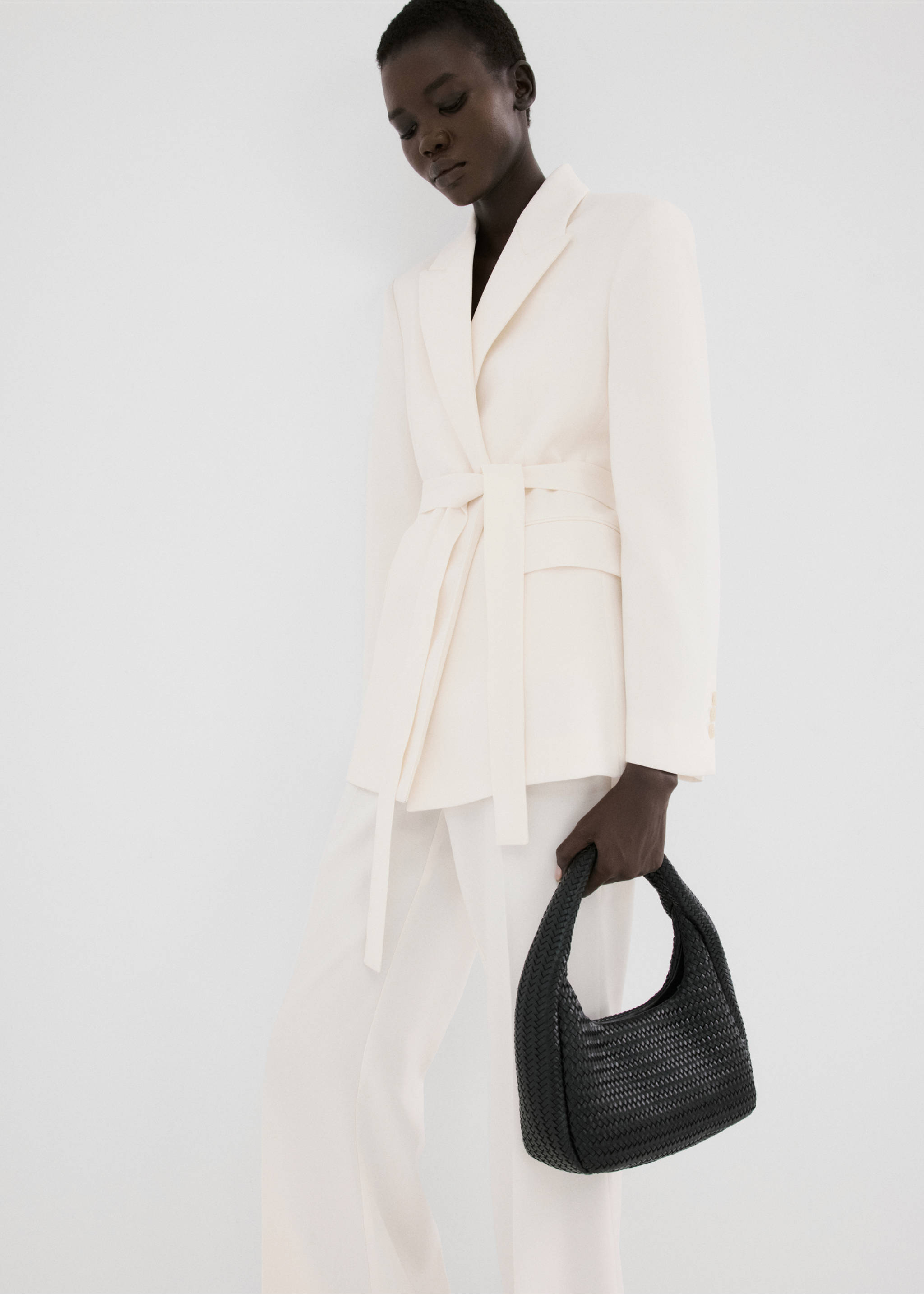 Blazer costume ceinture - Plan moyen, Vanille. Ref: 27051320-00.