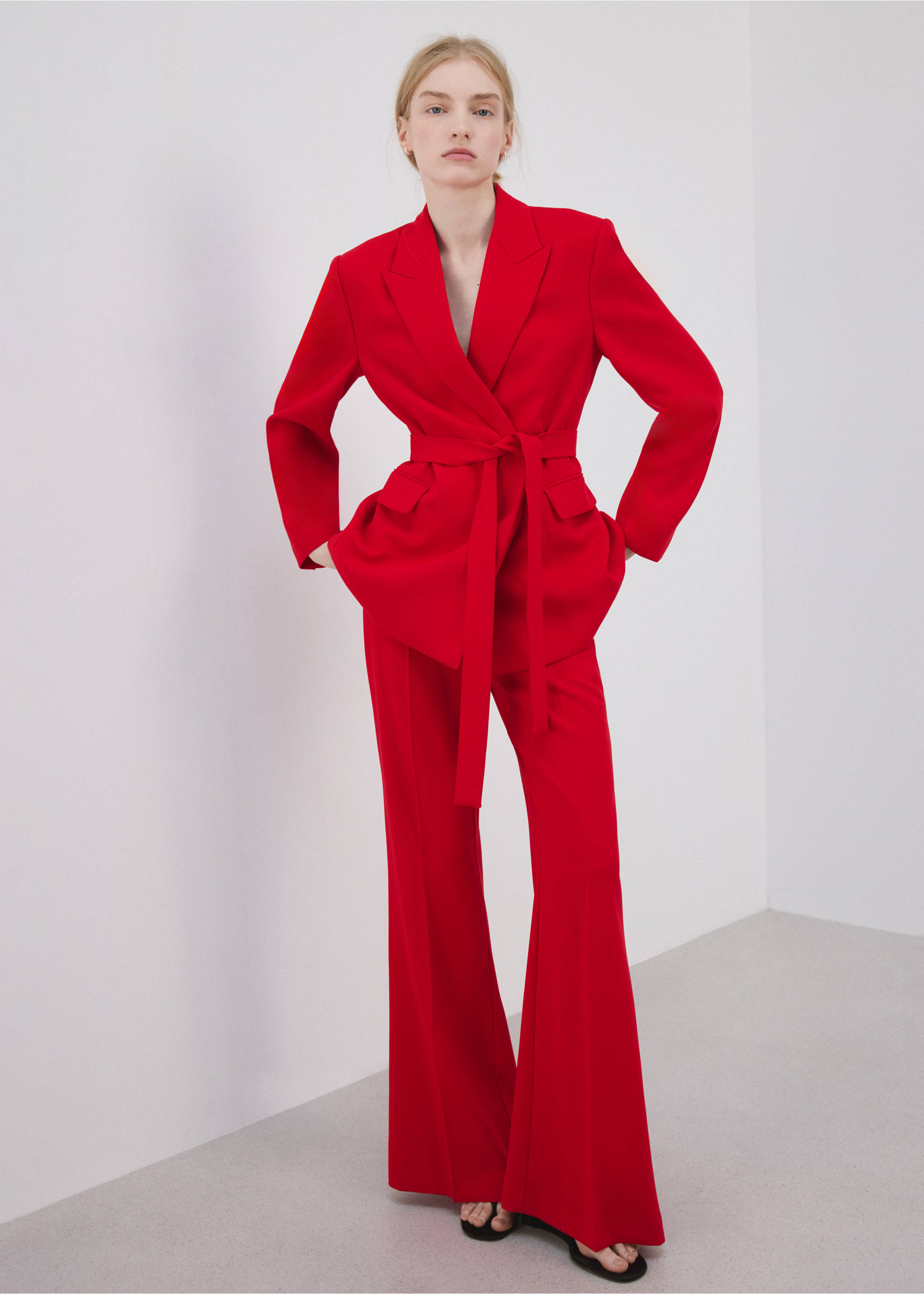 Suit jacket with belt - General plane, Red. Ref: 27051320-01.