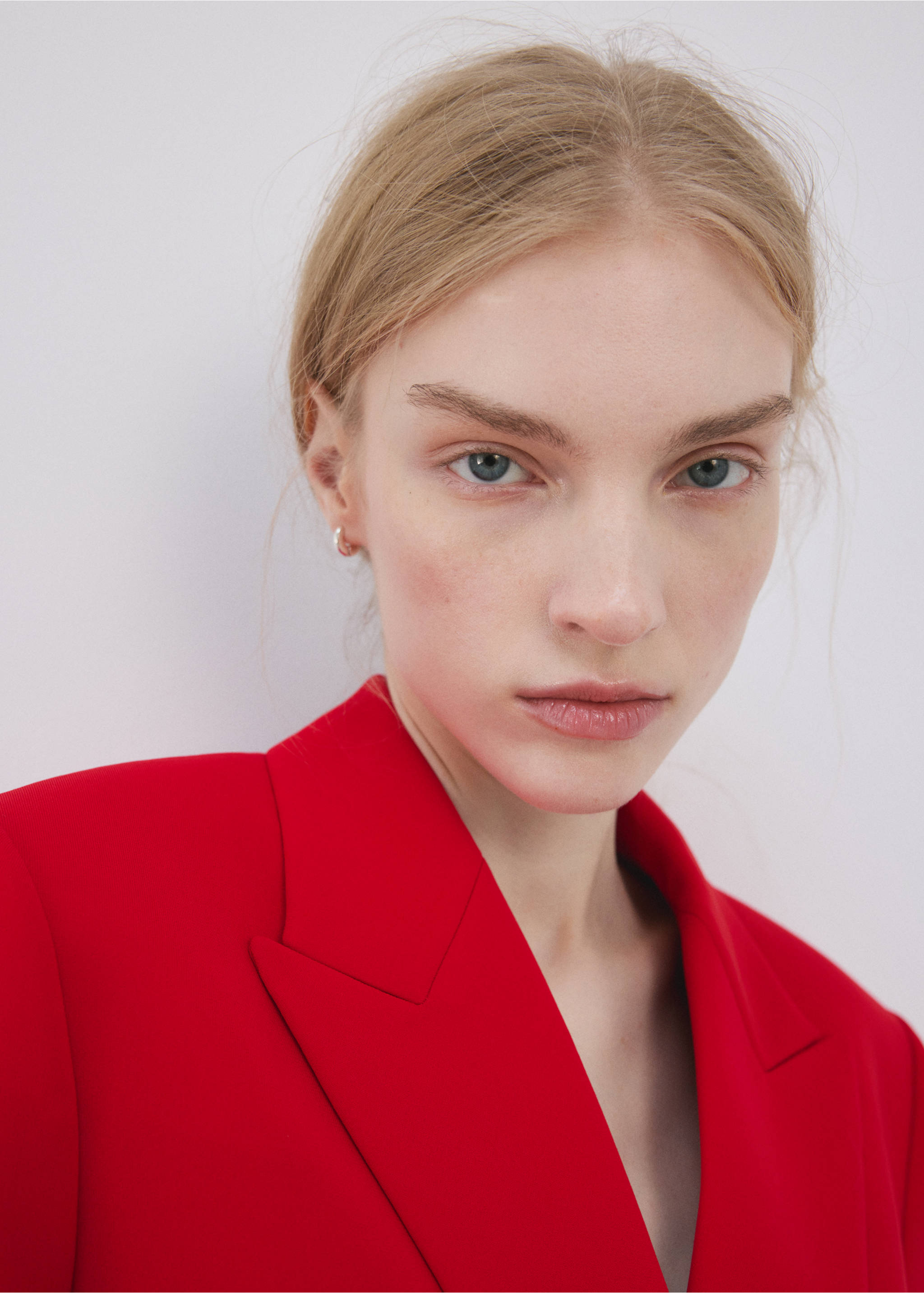 Suit jacket with belt - Details of the article 1, Red. Ref: 27051320-01.