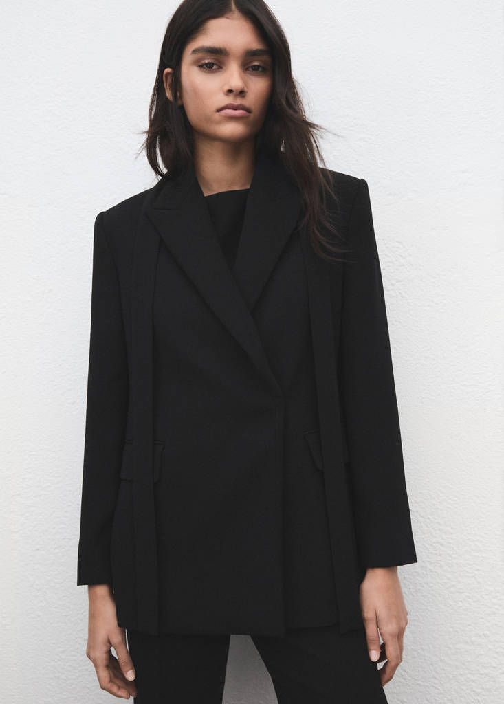 Suit jacket with belt — Black