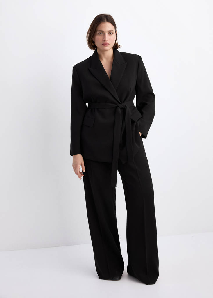 Suit jacket with belt — Black