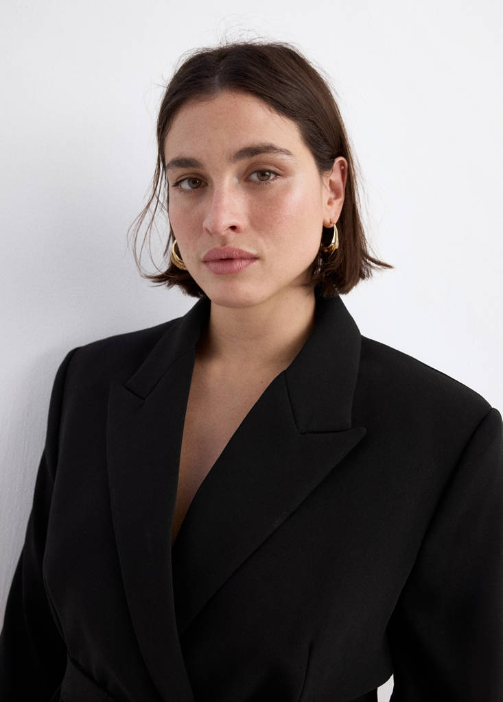 Suit jacket with belt — Black