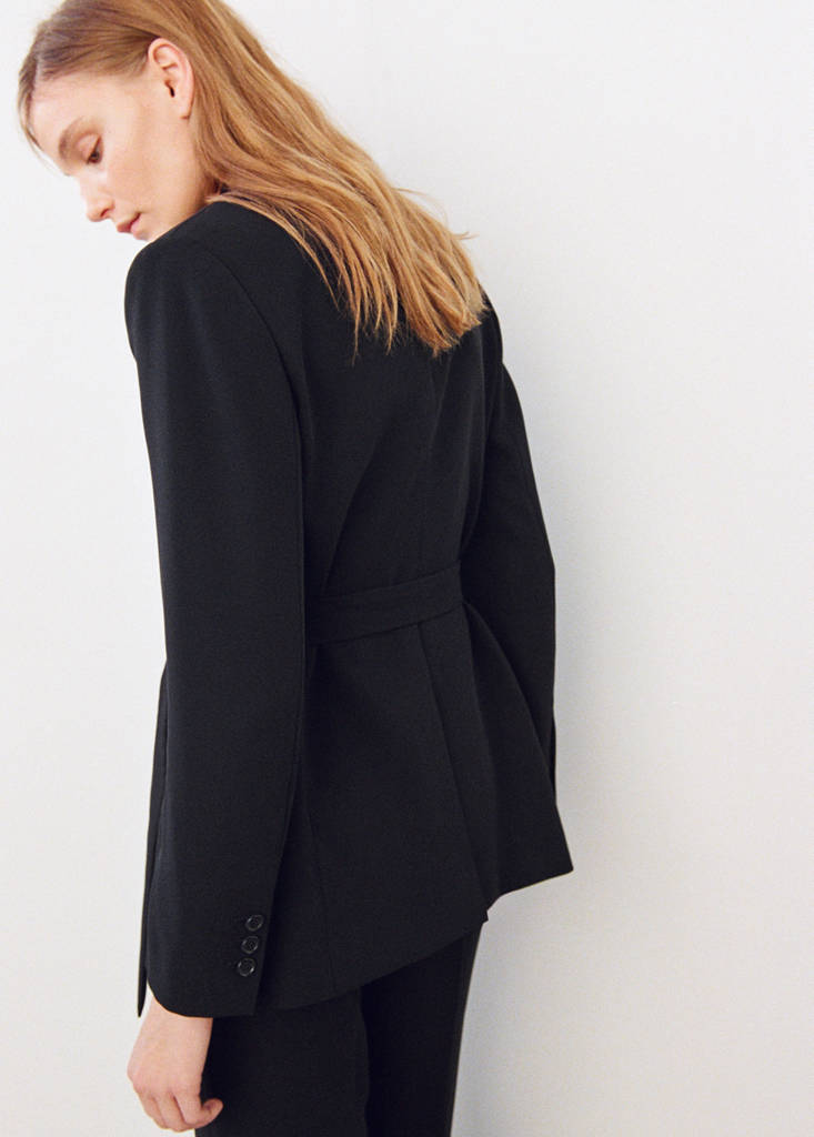 Suit jacket with belt — Black