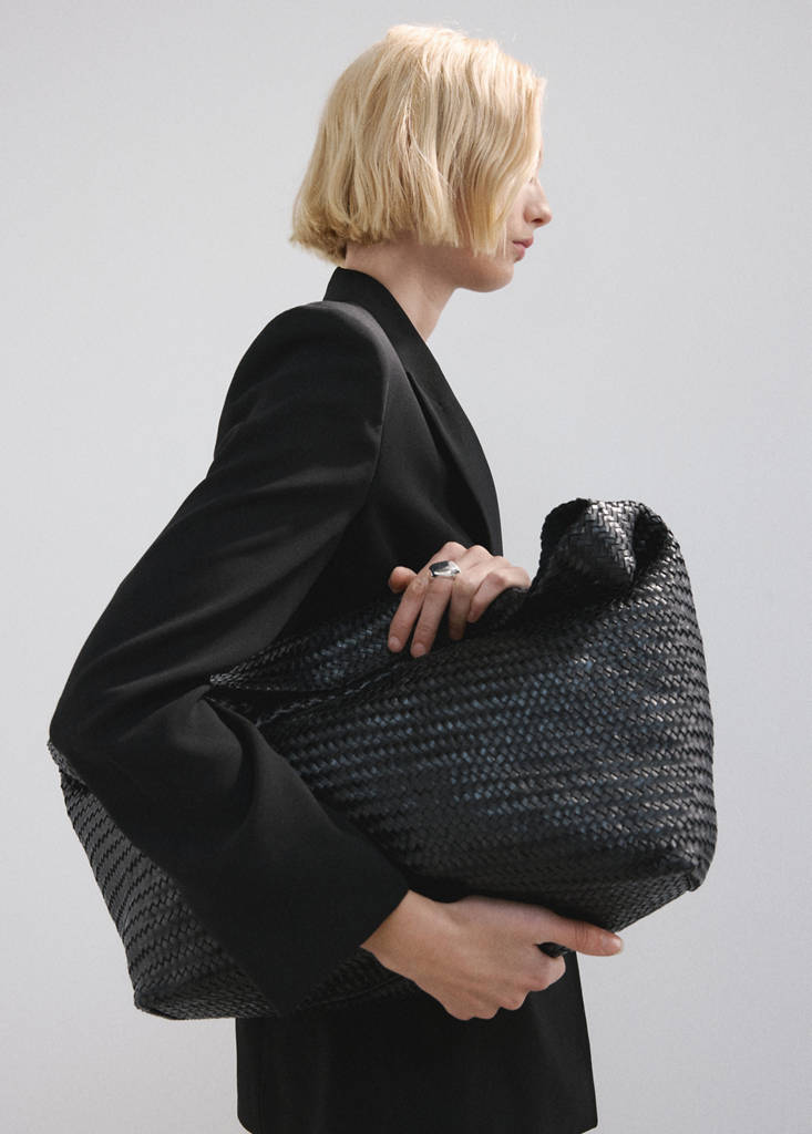 Suit jacket with belt — Black