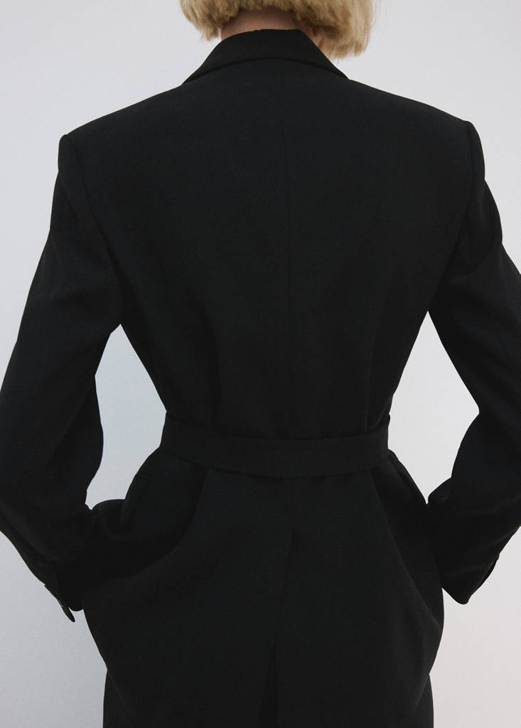 Suit jacket with belt — Black