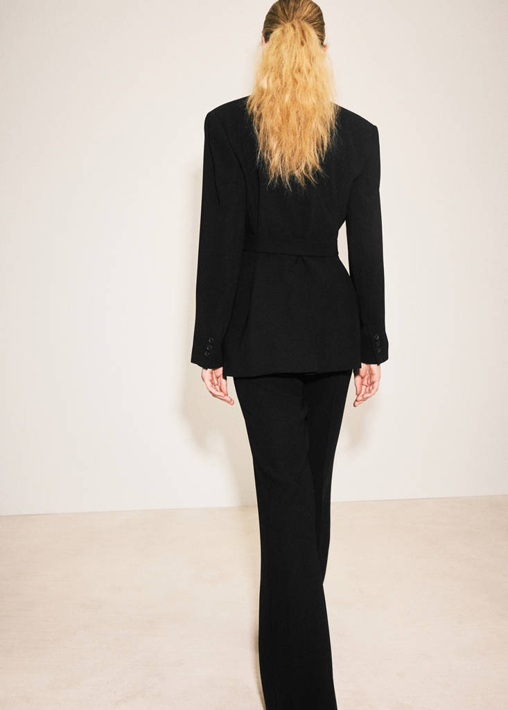 Suit jacket with belt — Black