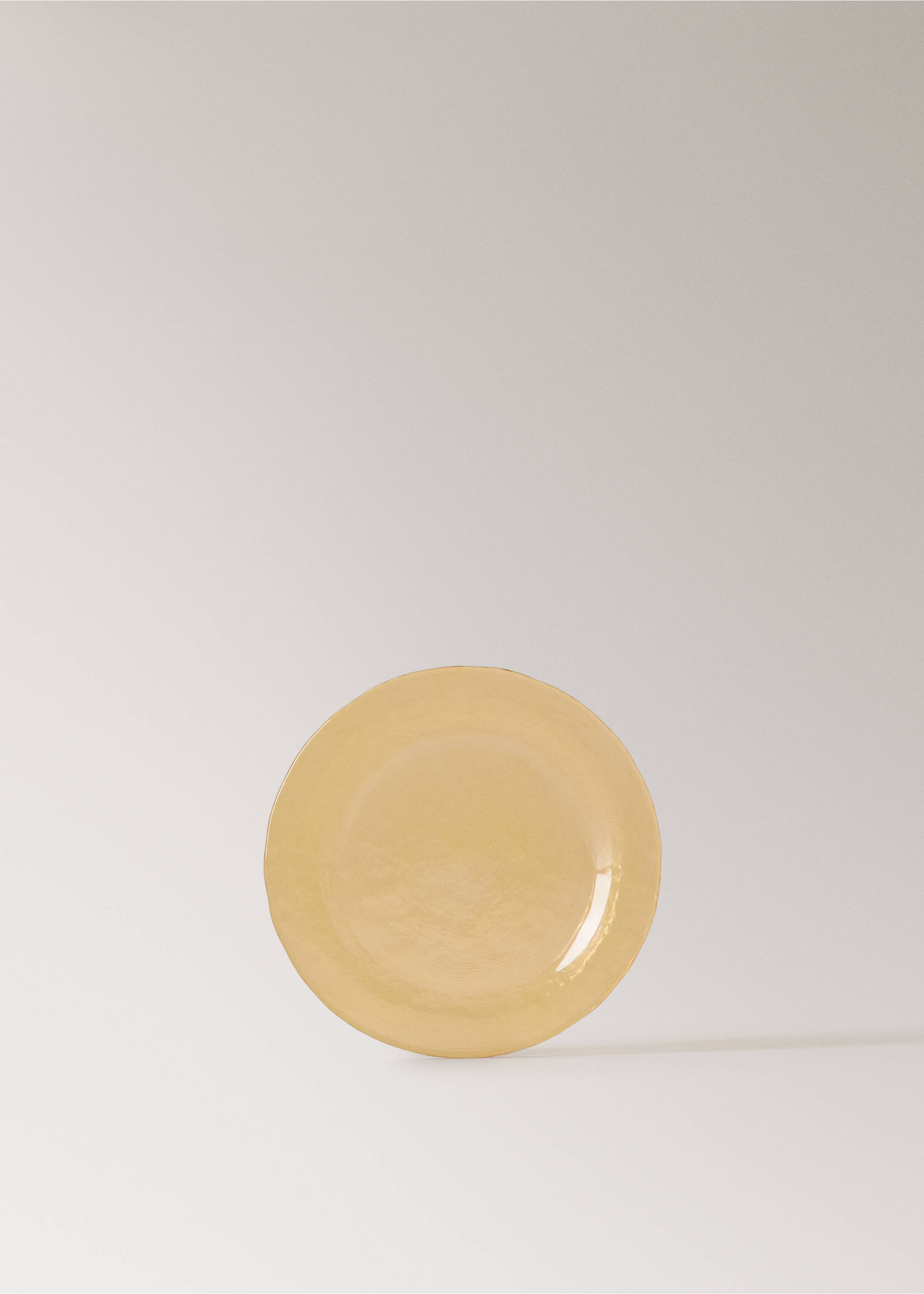 Hammered glass plate in color - Article without model, Pastel Yellow. Ref: 27051322-00.