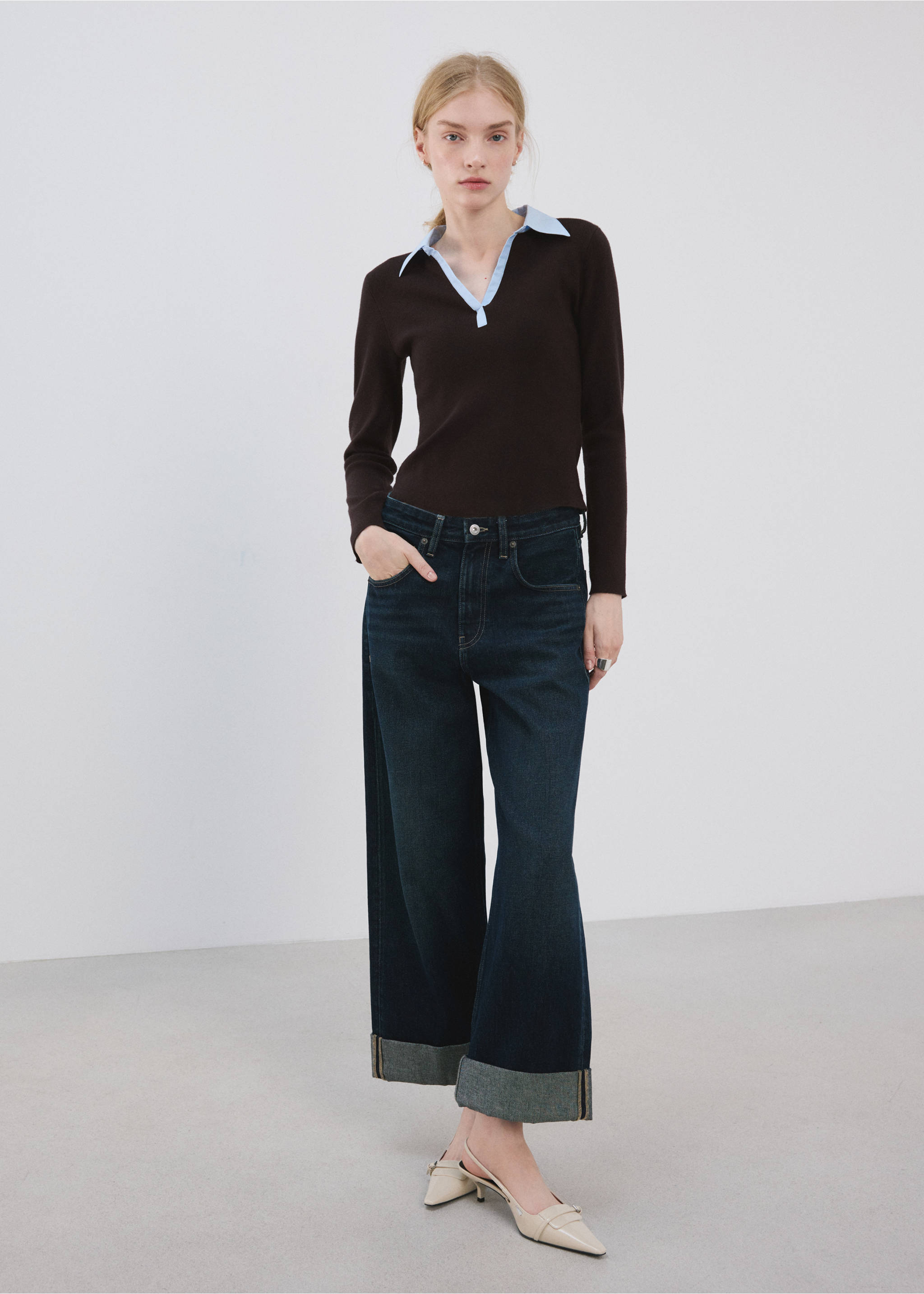 Pull-over col chemise combiné - Plan général, Chocolat. Ref: 27051330-00.