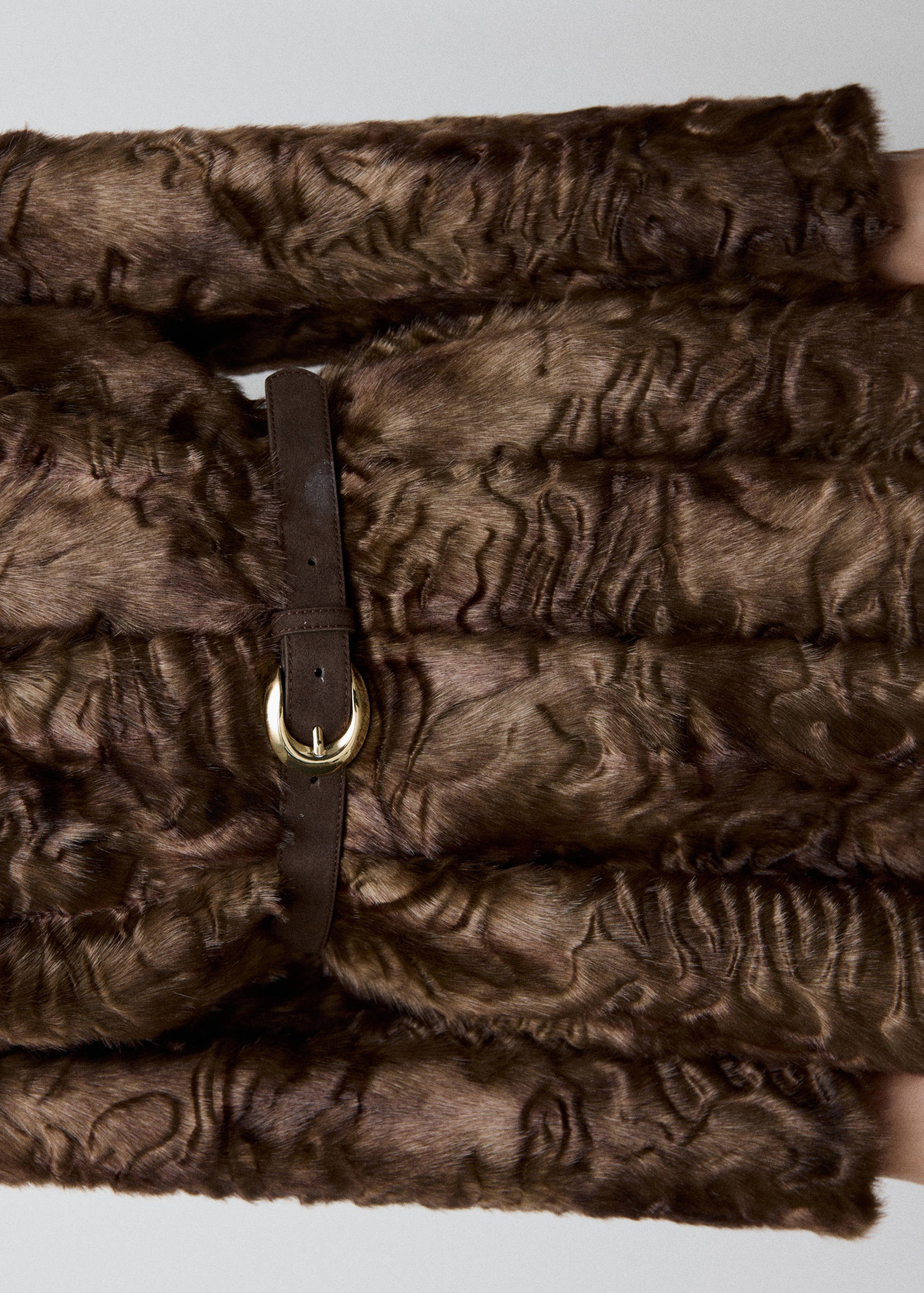 Leather belt with oval buckle - General plane