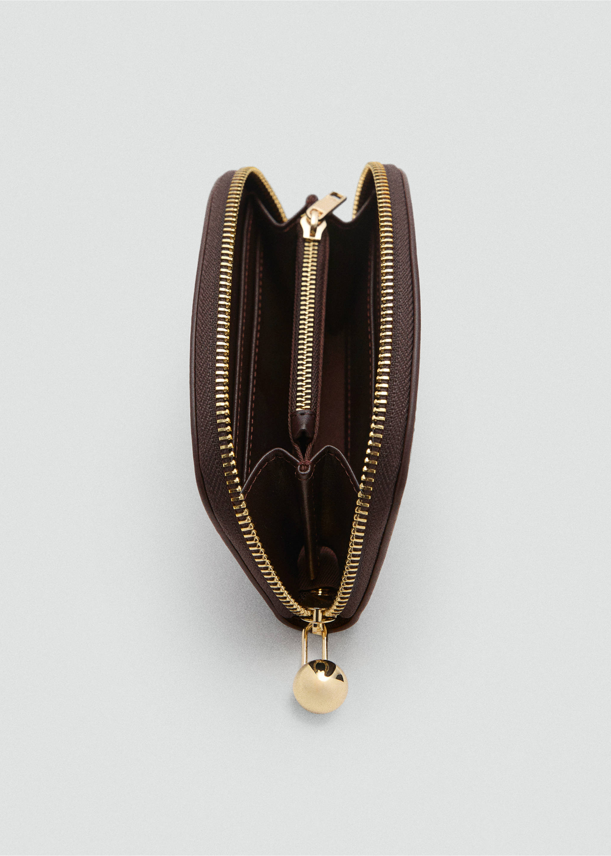 Medium wallet with mini-bead embellishment - Details of the article 1, Chocolate. Ref: 27051341-00.