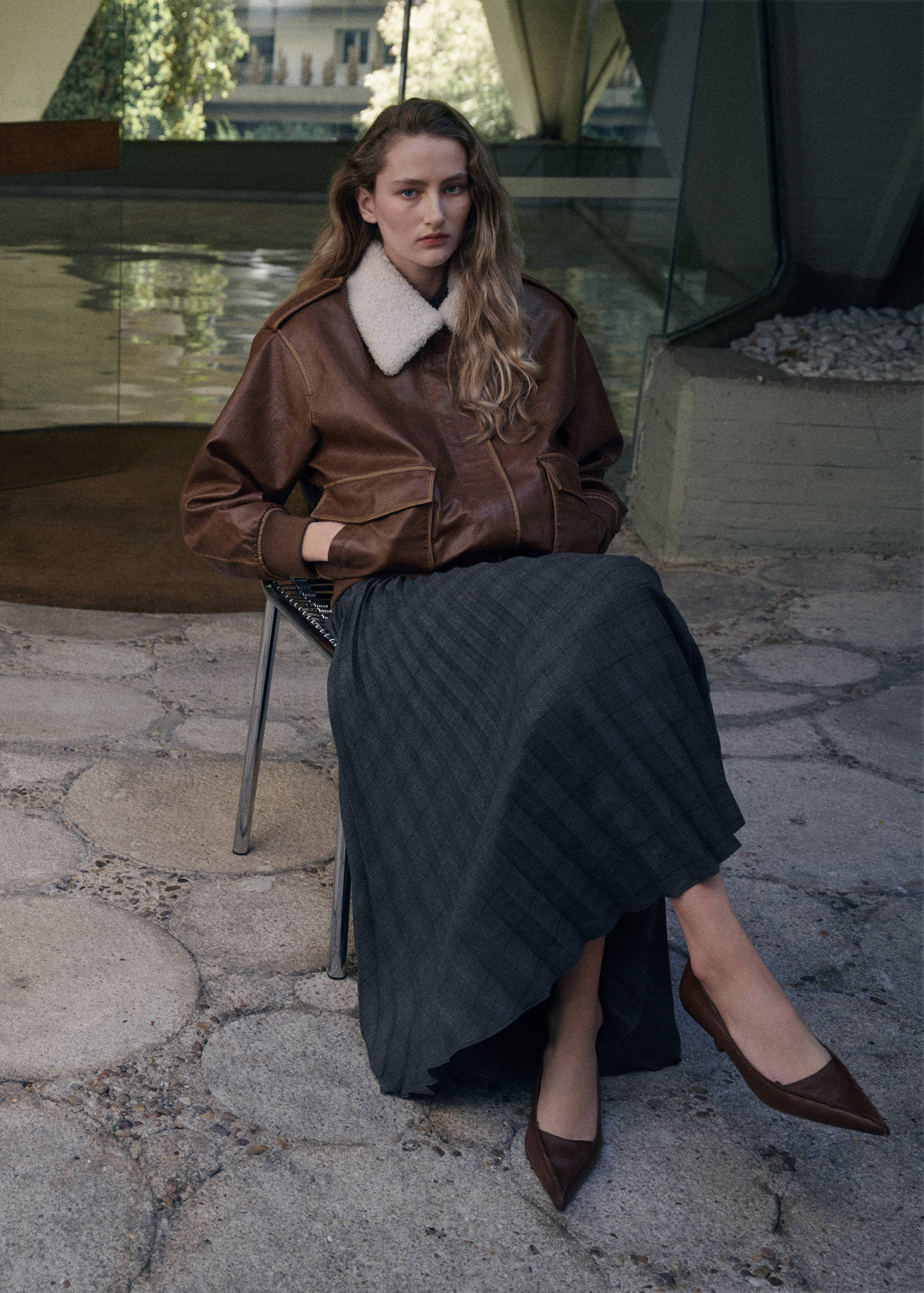 Плиссированная юбка в клетку - Средний план