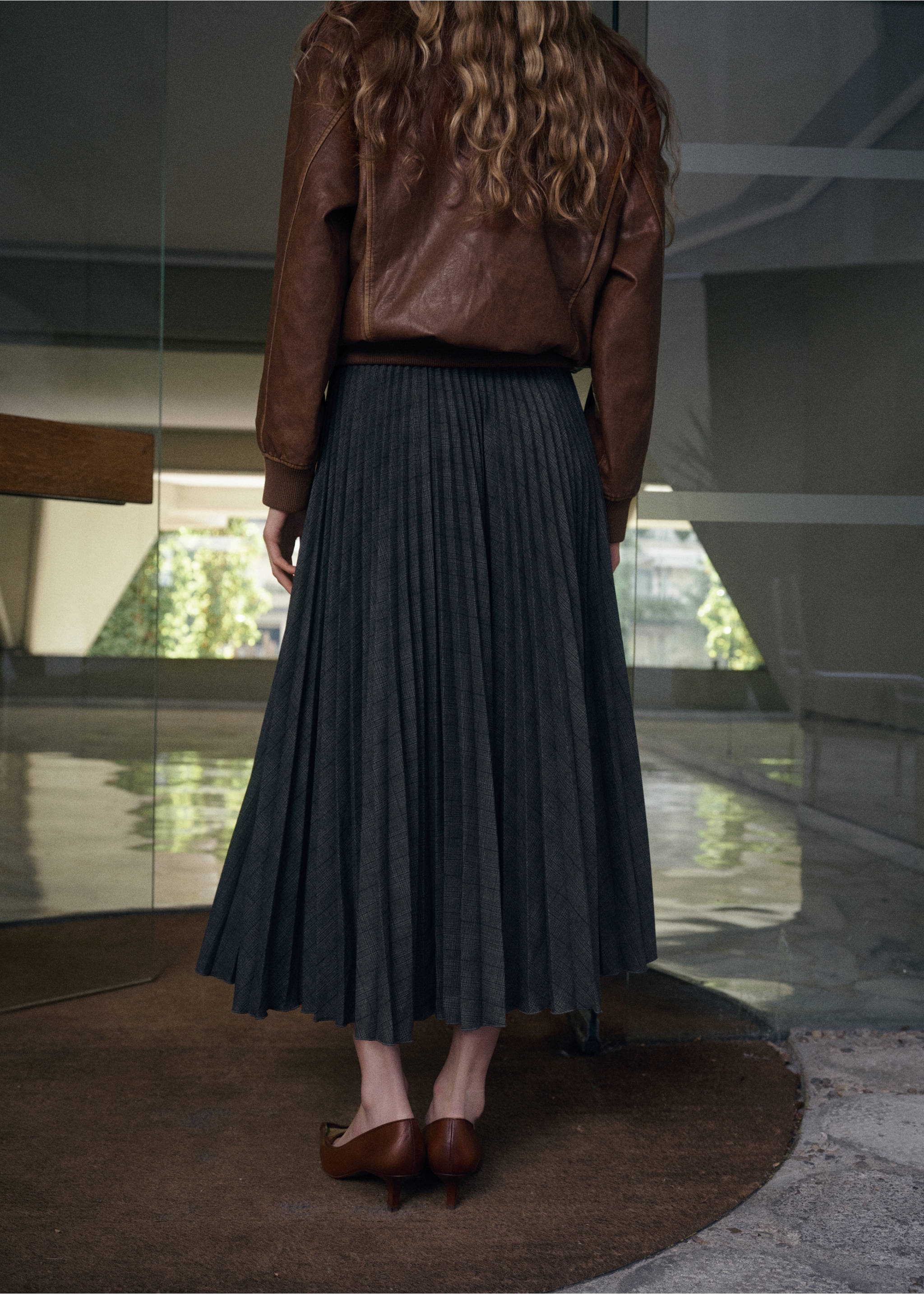 Плиссированная юбка в клетку - Обратная сторона изделия, Серый. Ref: 27051344-00.