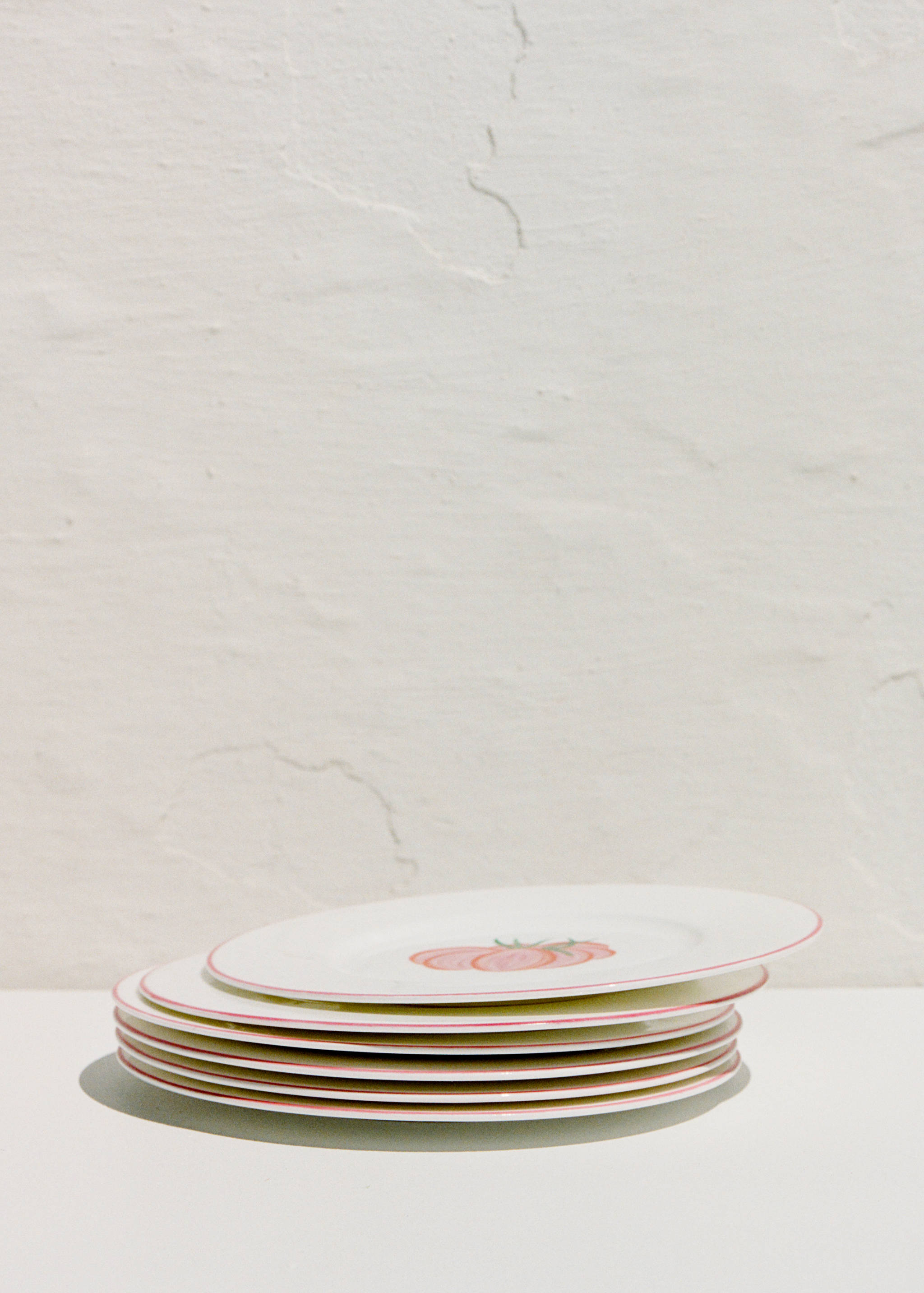 Hand-painted tomato side plate - Details of the article 5