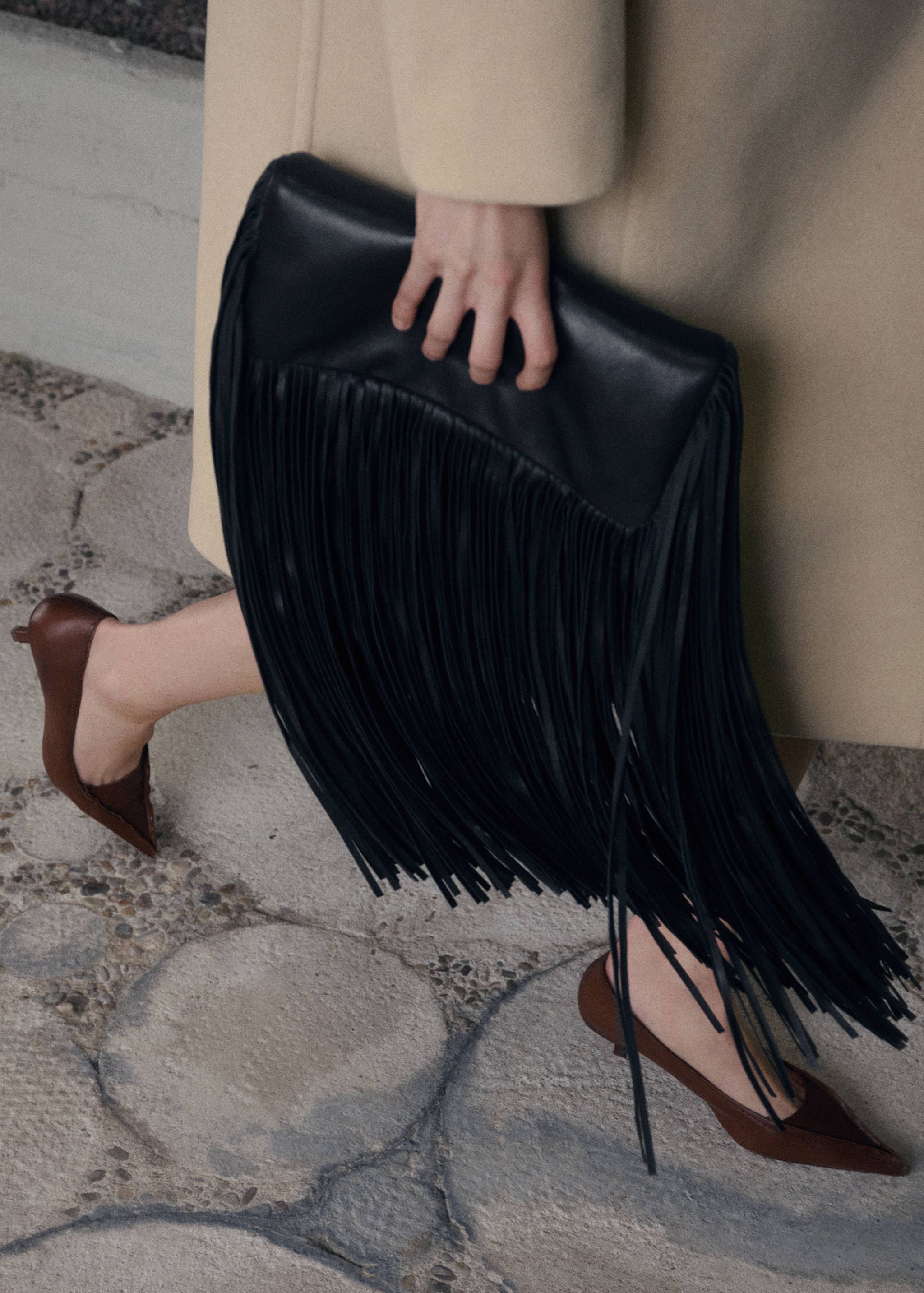 Leather handbag with fringes - Medium plane