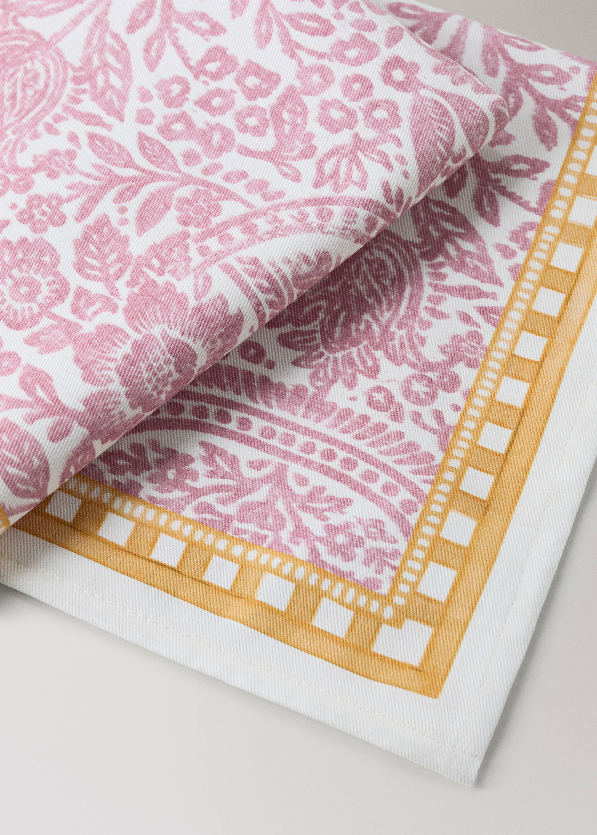 Cotton striped napkins with floral patterns - Details of the article 2