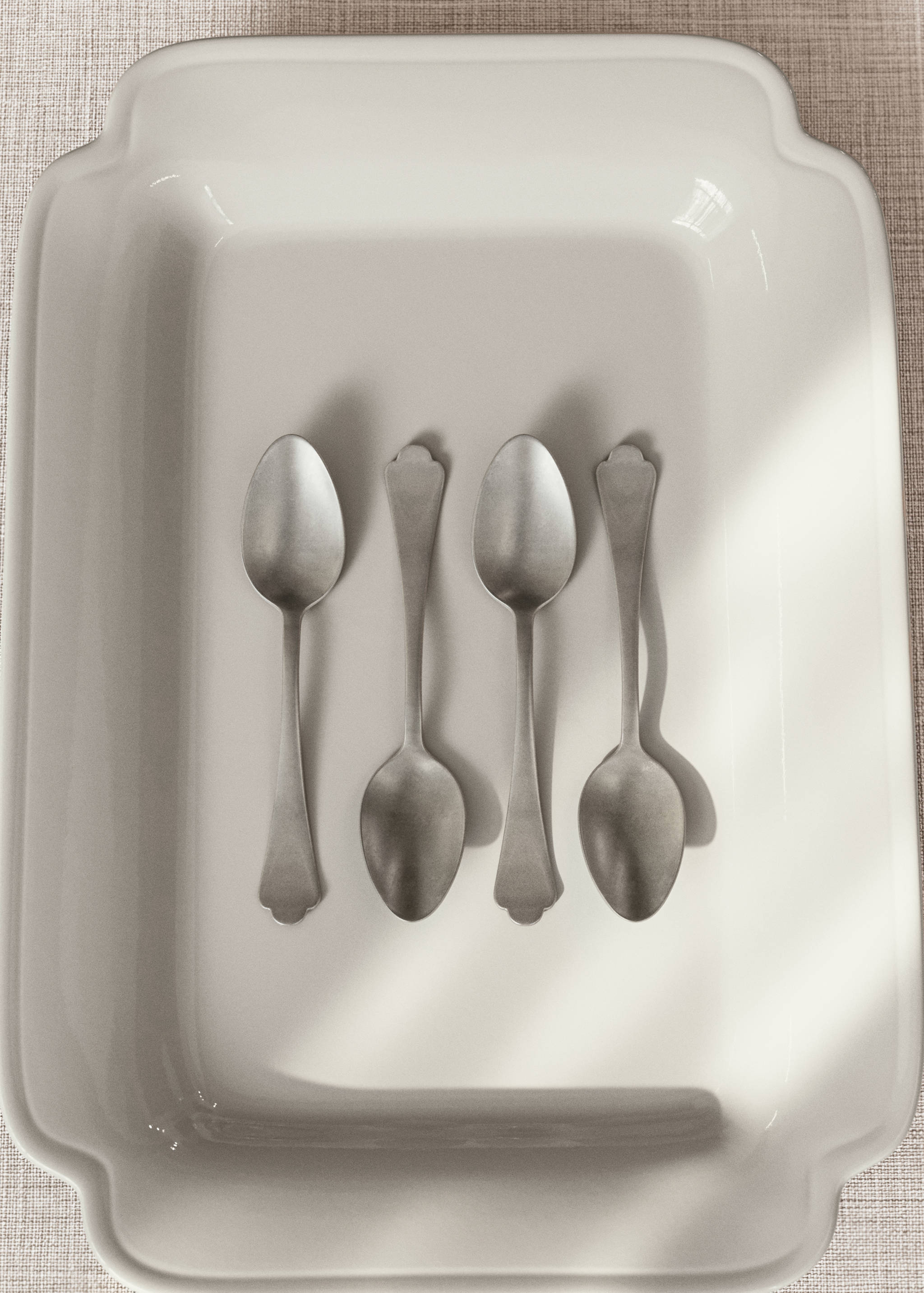 Set of 4 matte stainless steel dessert spoons - General plane