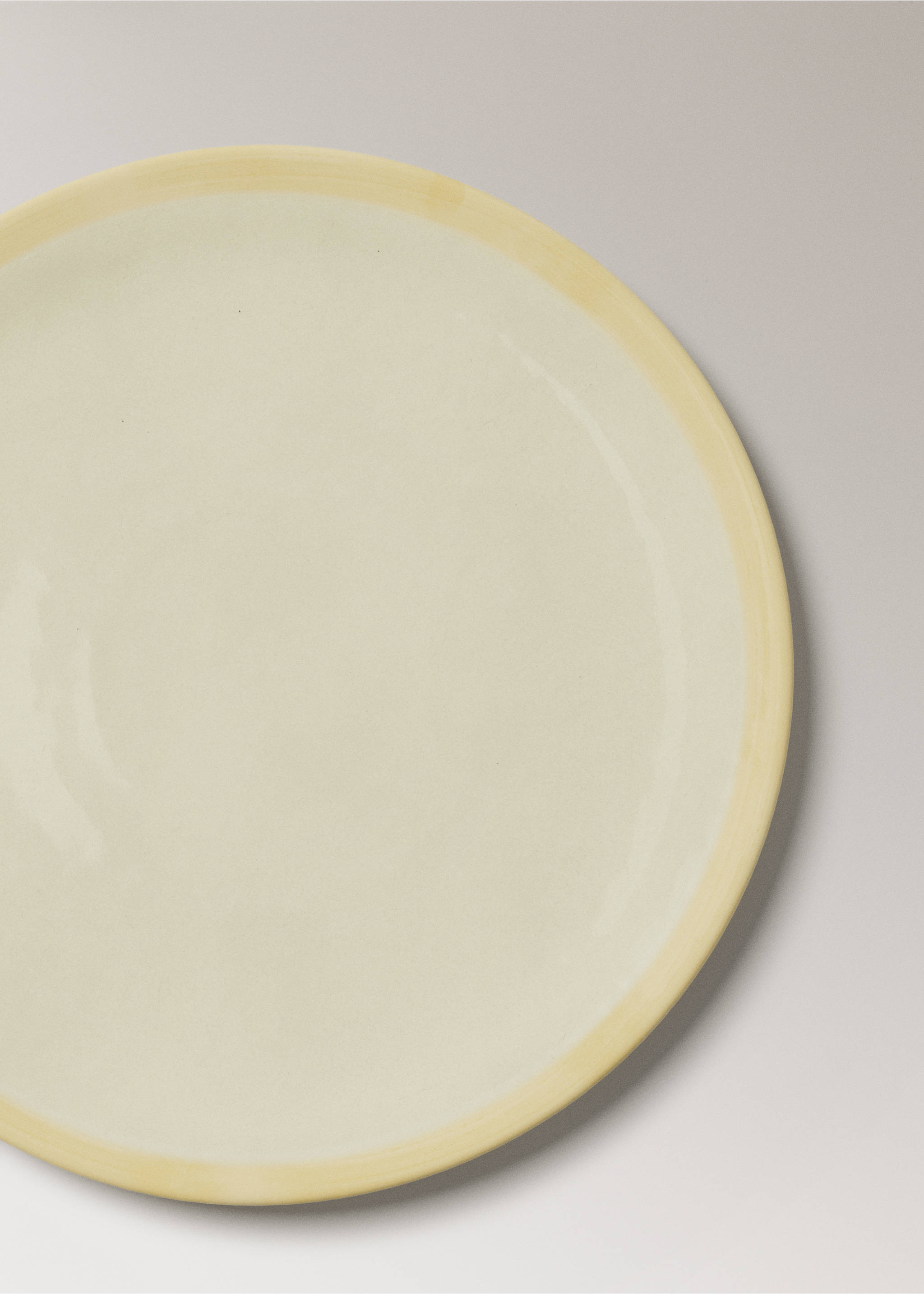 Farfurie plată din ceramică în contrast - Detaliu al articolului 1, Ocru. Ref: 27051523-00.