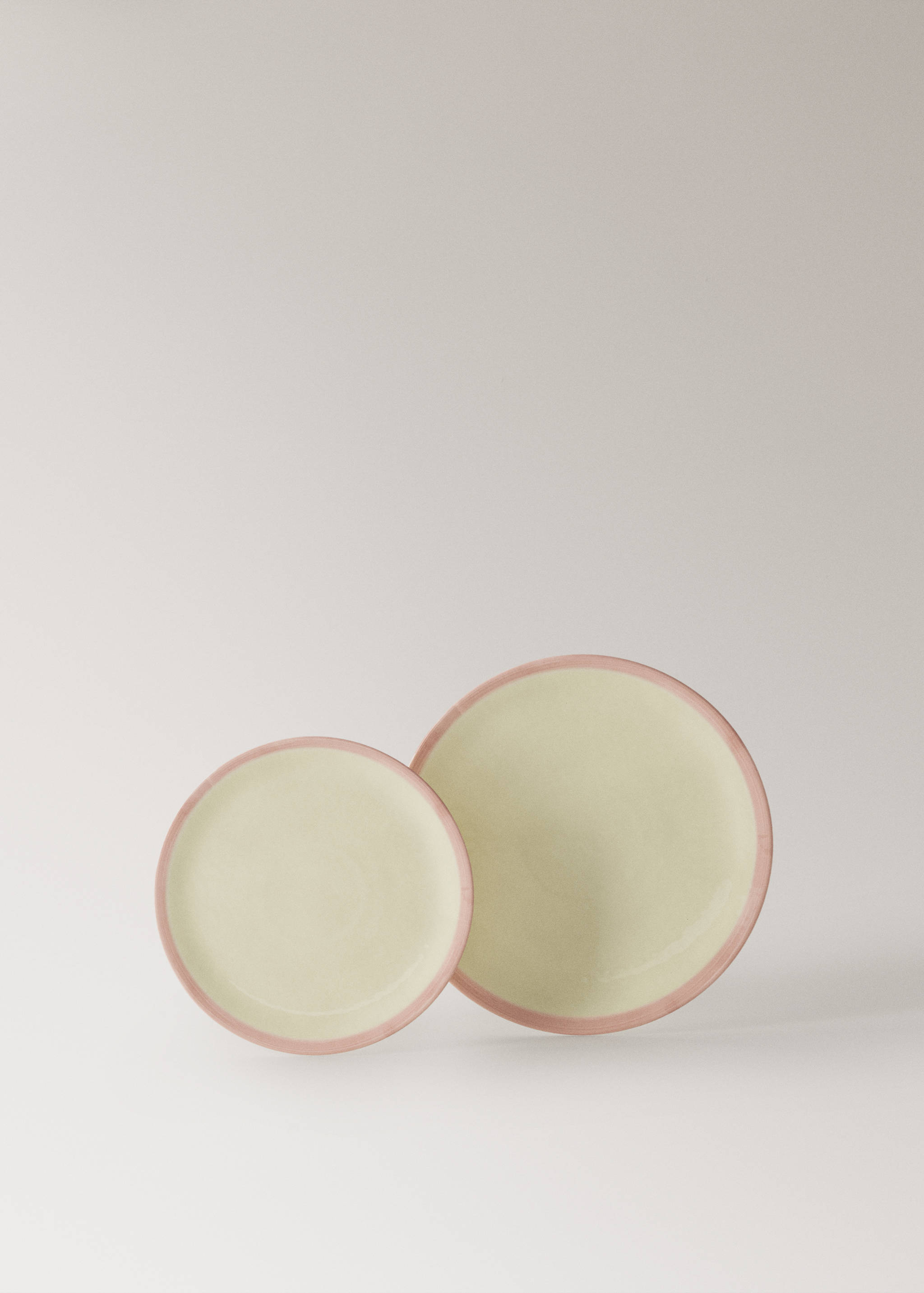 Farfurie plată din ceramică în contrast - Detaliu al articolului 3