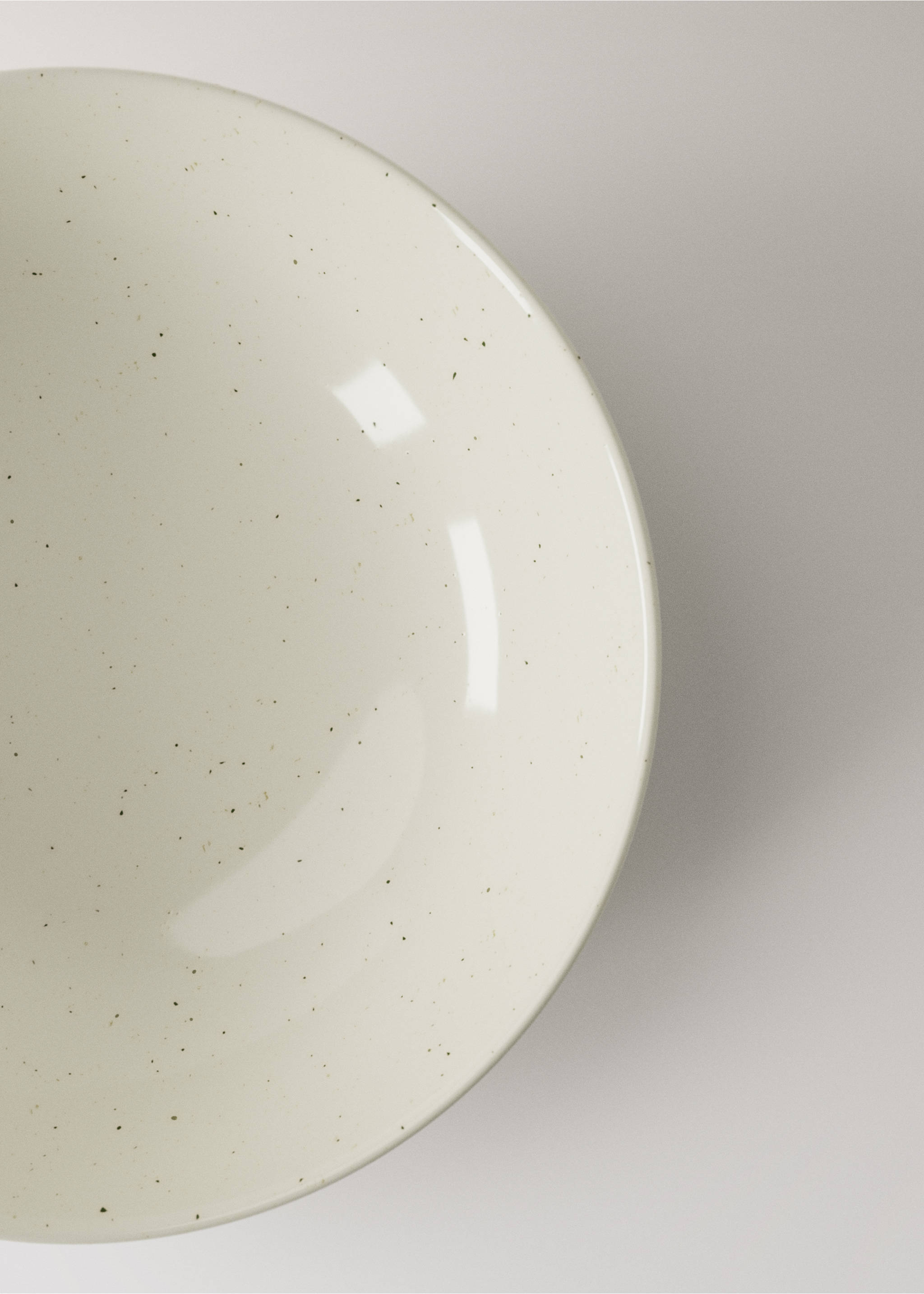 Tiefer Teller aus Steingut mit Punkten - Detail des Artikels 2, Cremeweiß. Ref: 27051525-00.