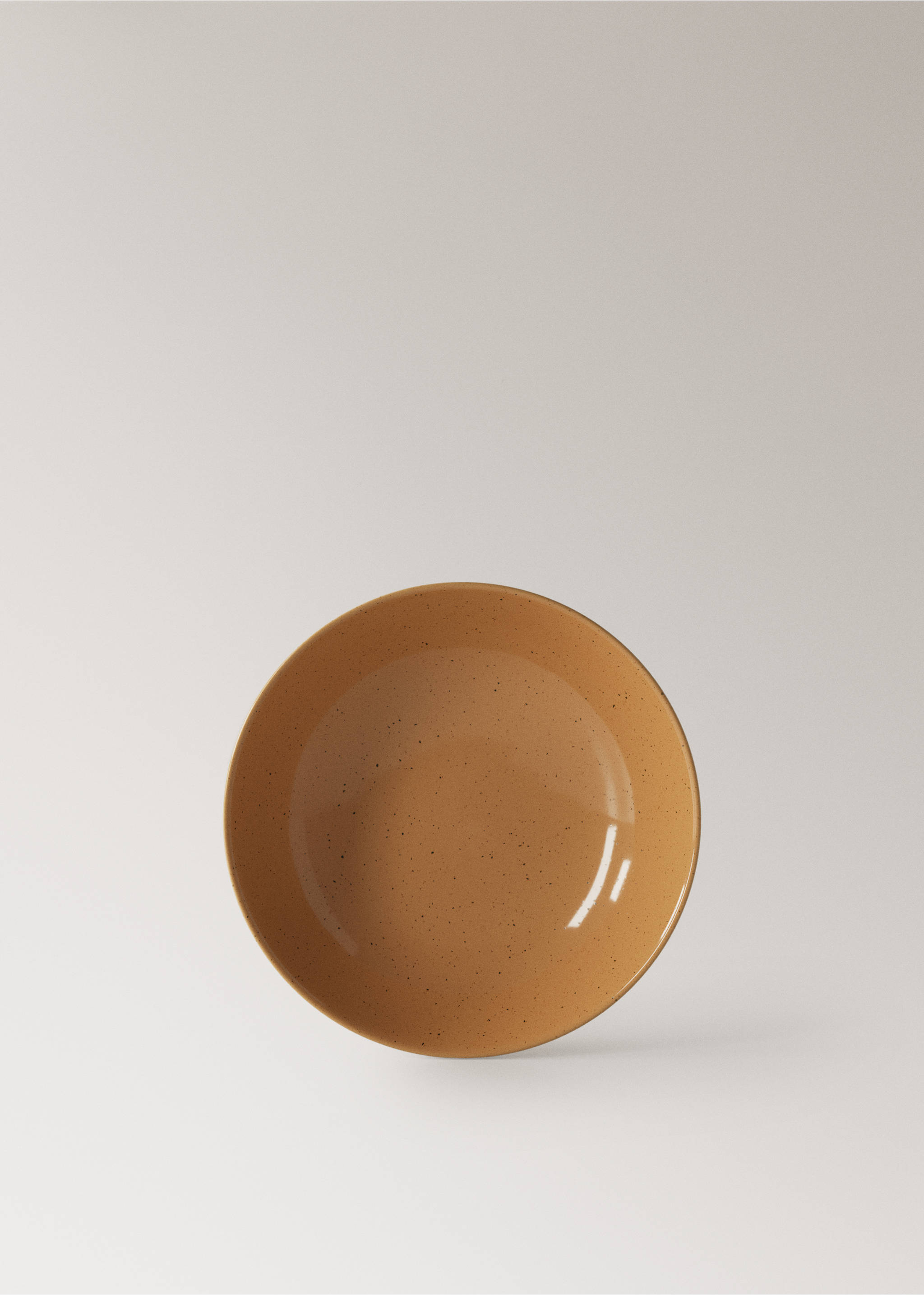Deep stoneware plate with spots - Article without model, Leather. Ref: 27051525-00.