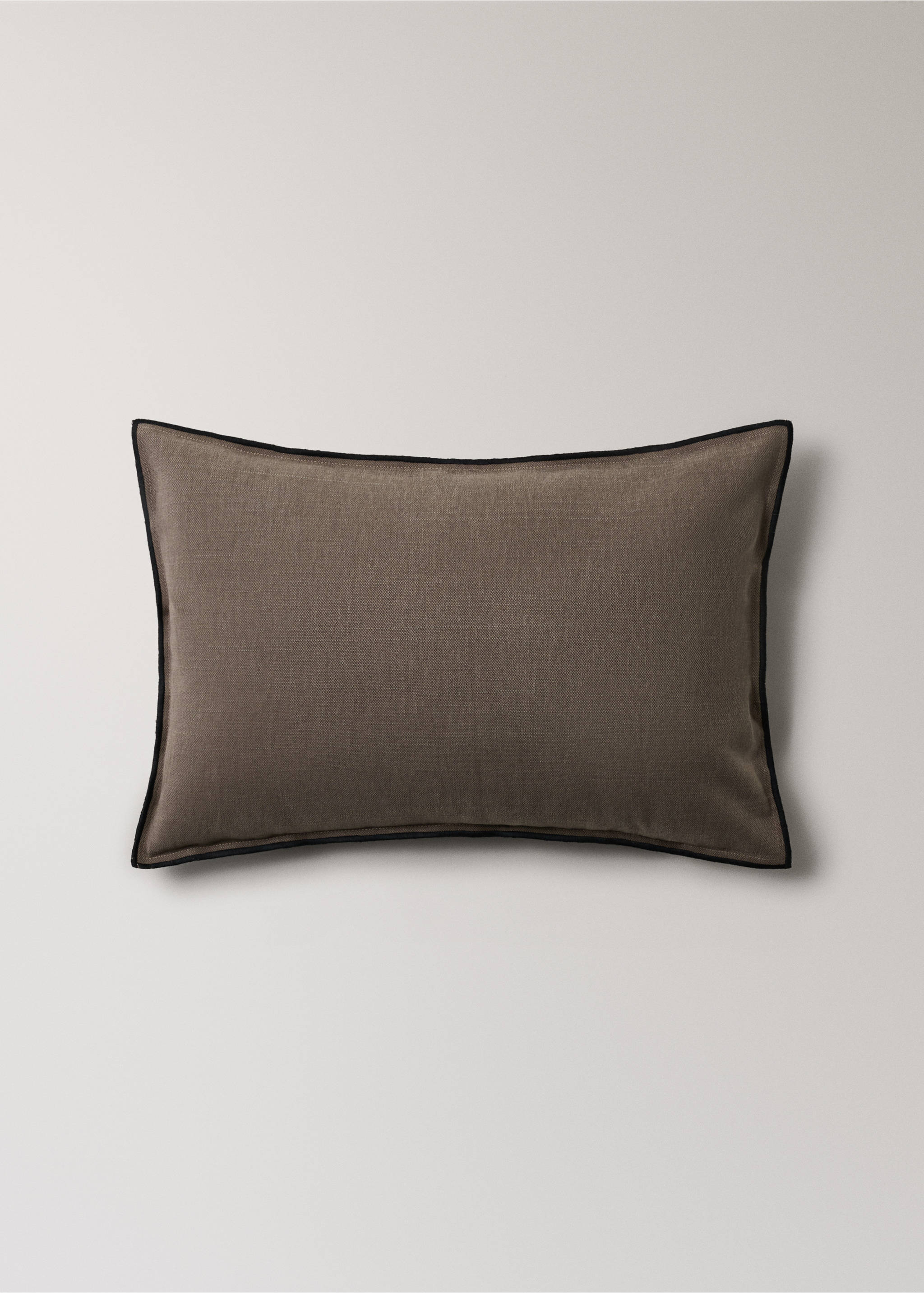 Linen cotton cushion cover with overlock tab 40x60 cm - Article without model, Medium Brown. Ref: 27051526-00.