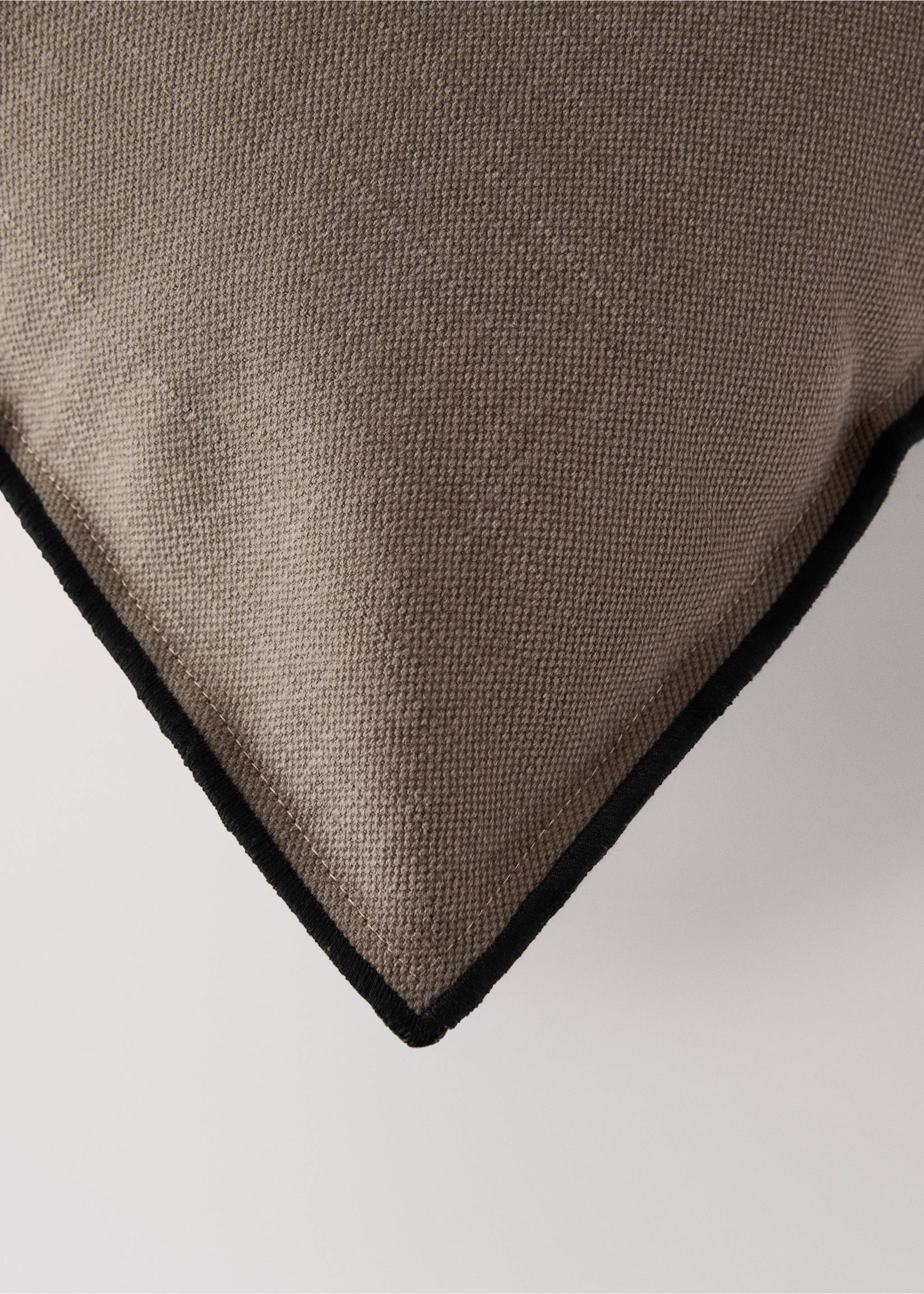 Linen cotton cushion cover with overlock tab 40x60 cm - Details of the article 1, Medium Brown. Ref: 27051526-00.