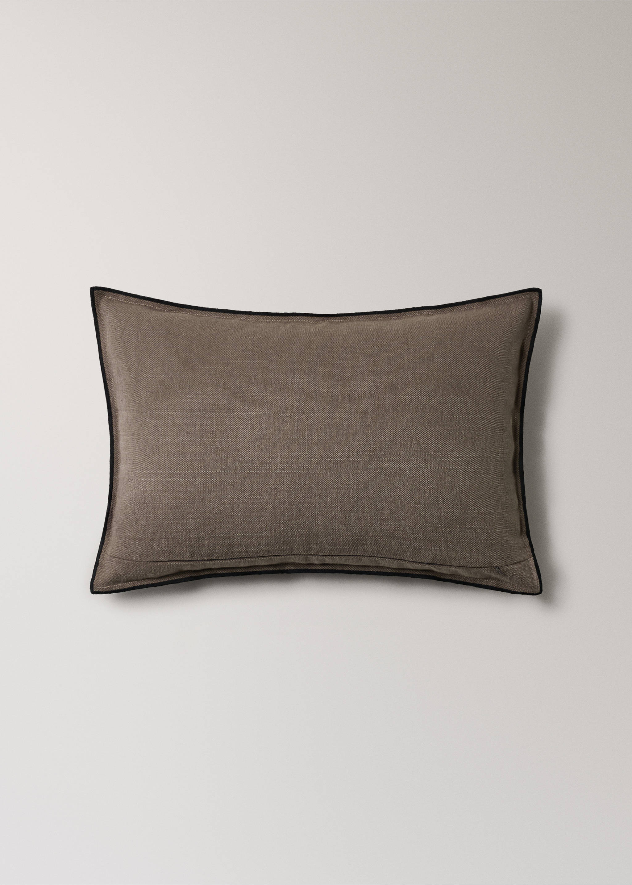 Linen cotton cushion cover with overlock tab 40x60 cm - Details of the article 4, Medium Brown. Ref: 27051526-00.