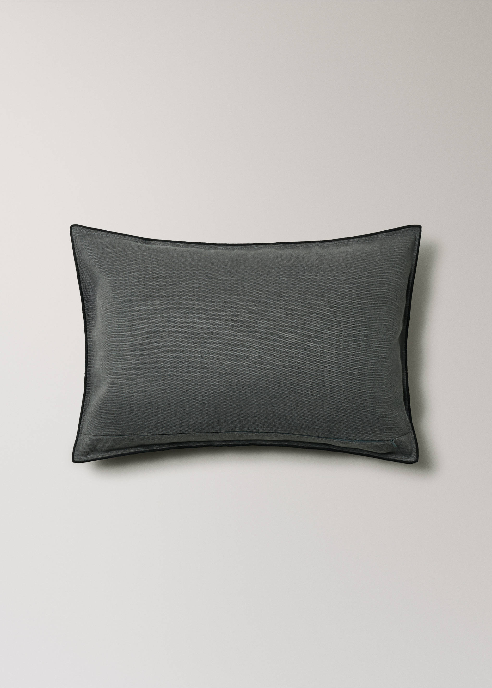 Linen cotton cushion cover with overlock tab 40x60 cm - Details of the article 4, Medium Heather Grey. Ref: 27051526-00.