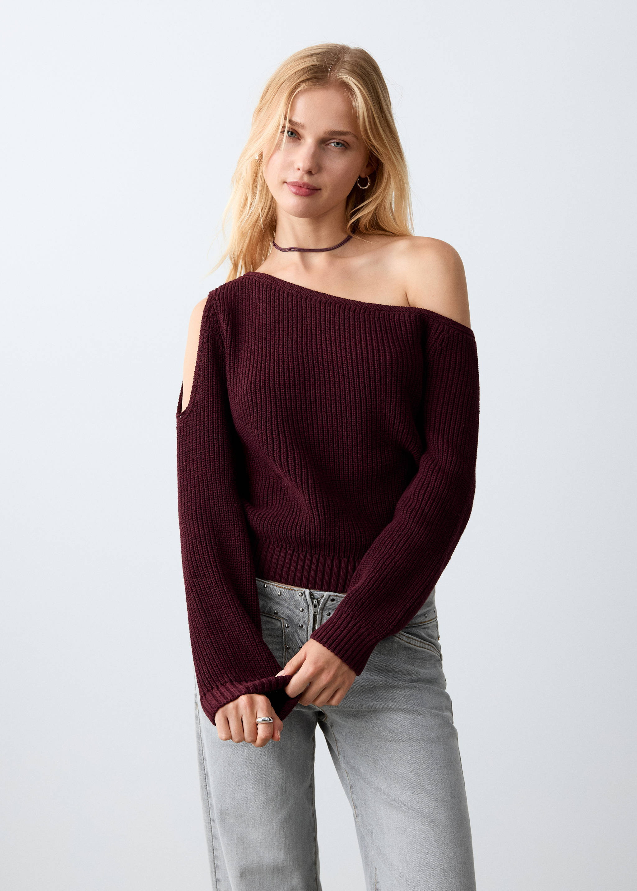 Asymmetrical sweater with shoulder opening - Medium plane
